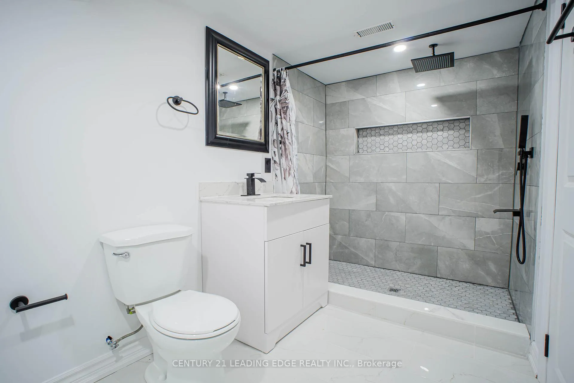 Photo 27 of 77 Elford Crescent, Hamilton, Vincent — HOMEH