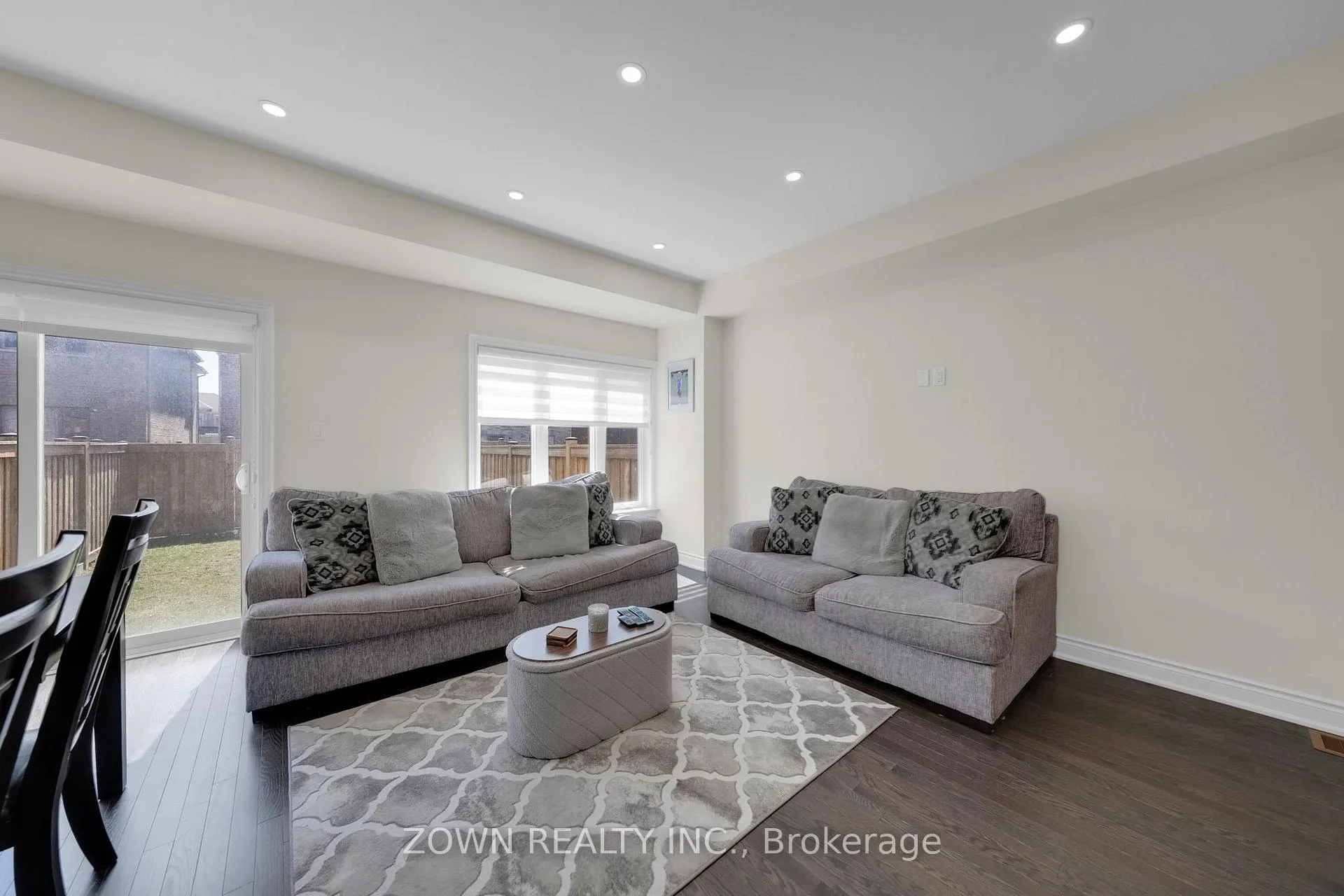 Photo 9 of 81 Lorne Thomas Place, New Tecumseth, Rural New Tecumseth — HOMEH