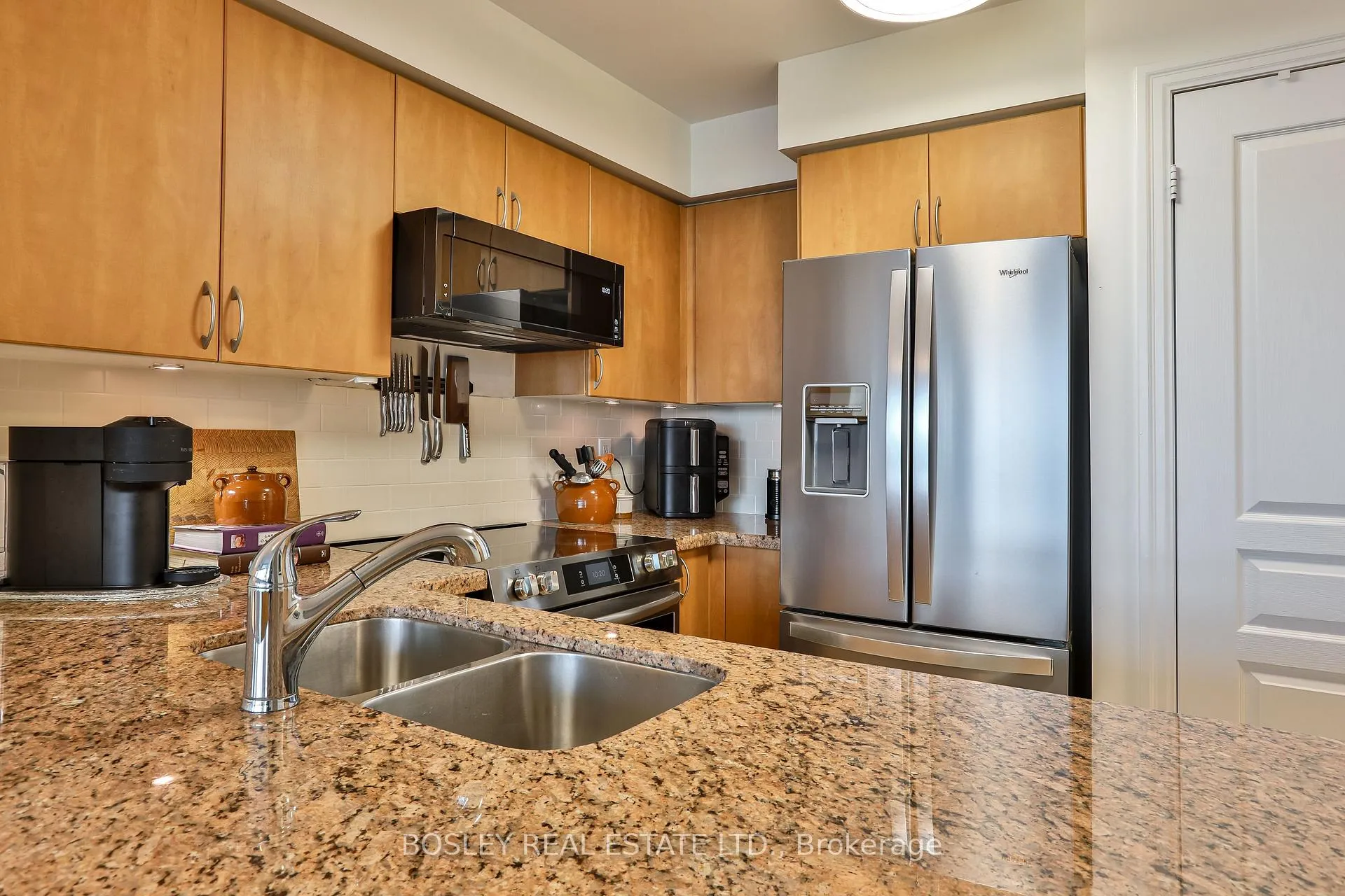 Photo 14 of Unit 509, 1600 Charles Street, Whitby, Port Whitby — HOMEH