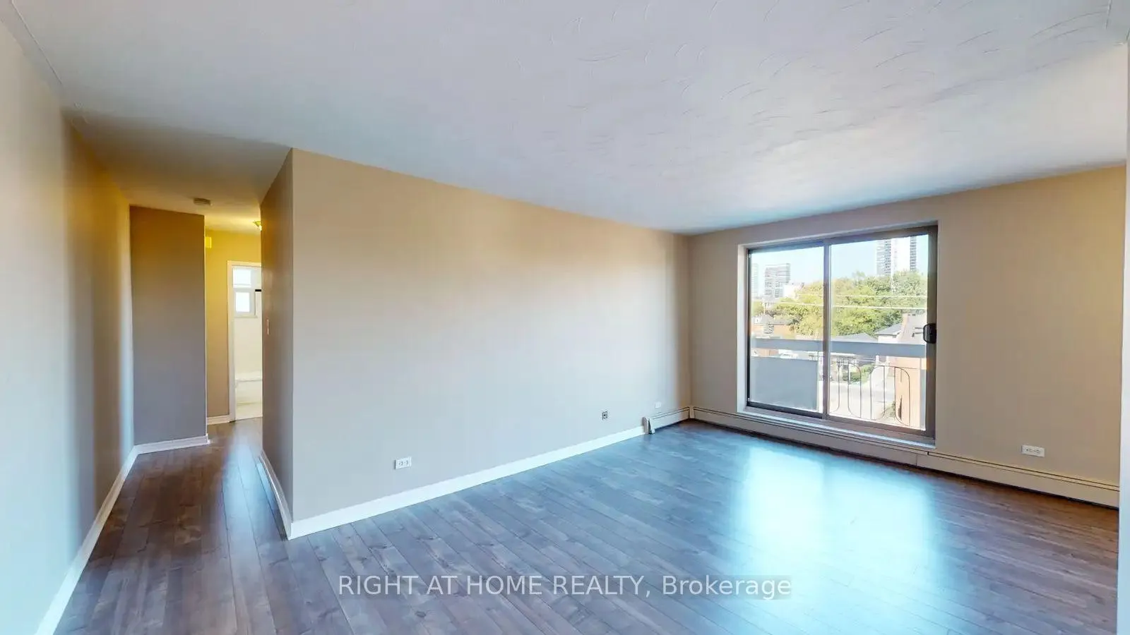 Photo 2 of Unit 604, 125 Forest Avenue, Hamilton, Corktown — HOMEH