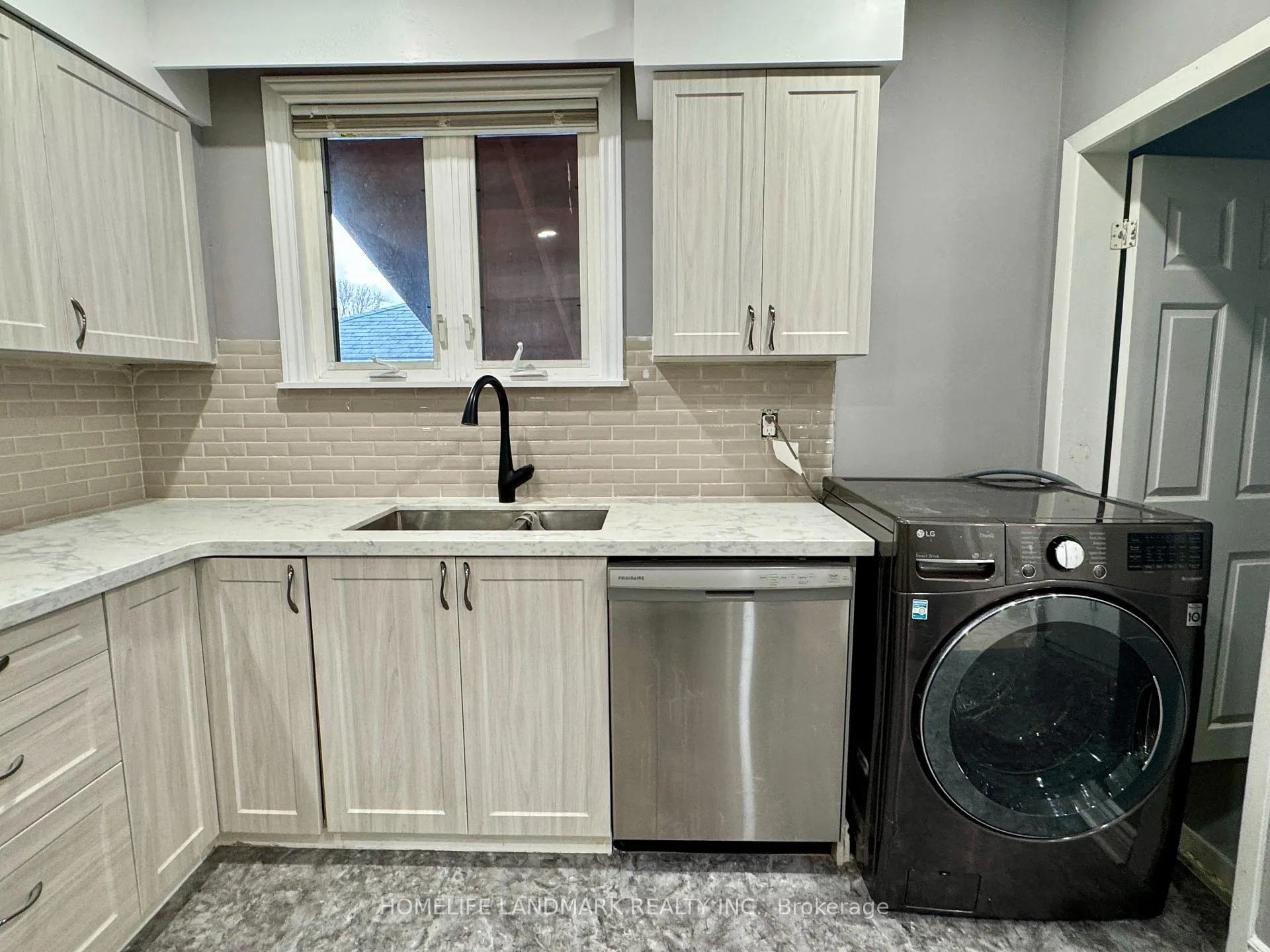 Photo 6 of Unit Main, 1316 Simcoe Street S, Oshawa, Lakeview — HOMEH