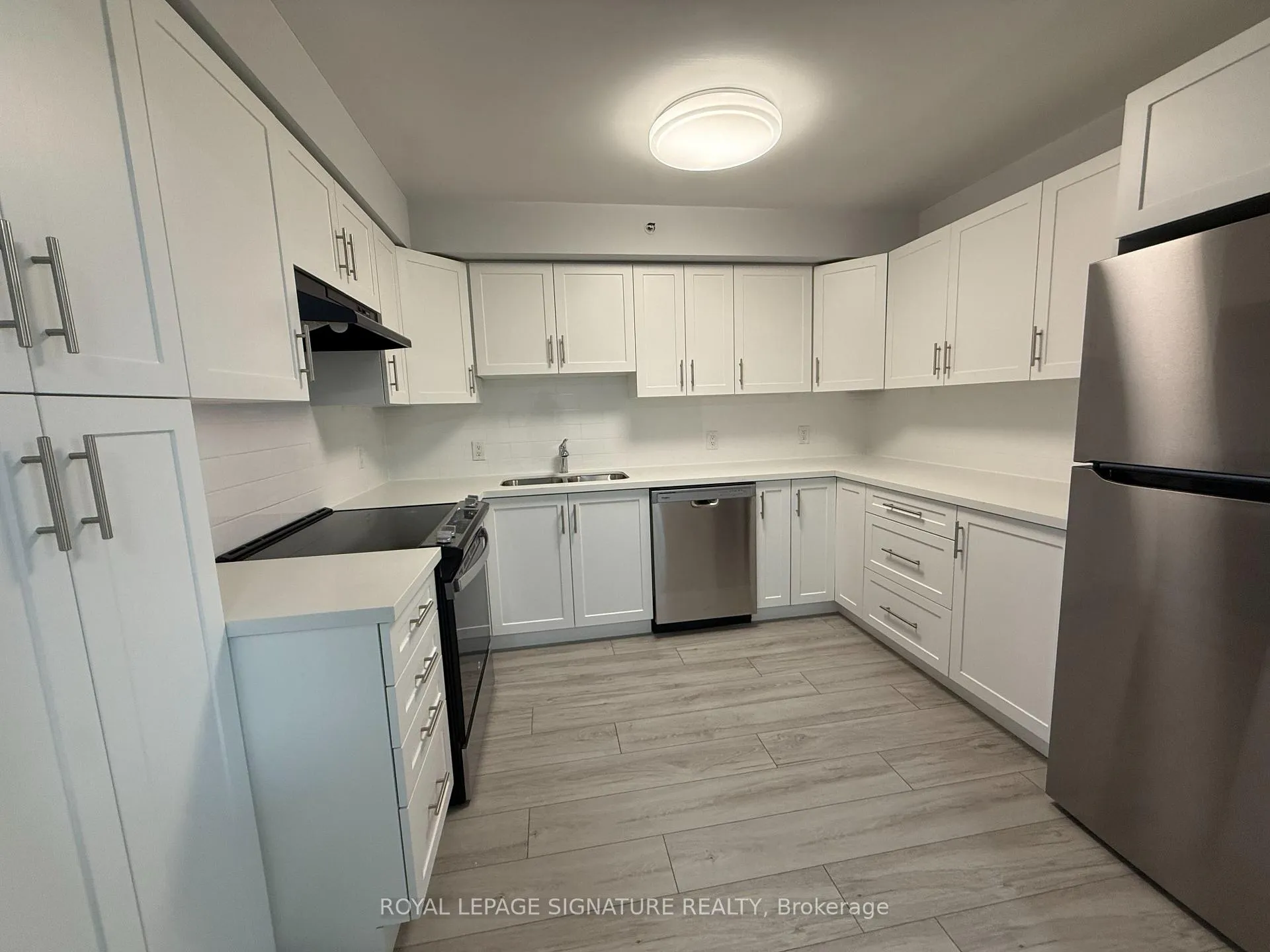 Photo 4 of Unit 605, 2 Neptune Drive, Toronto, Englemount-Lawrence — HOMEH