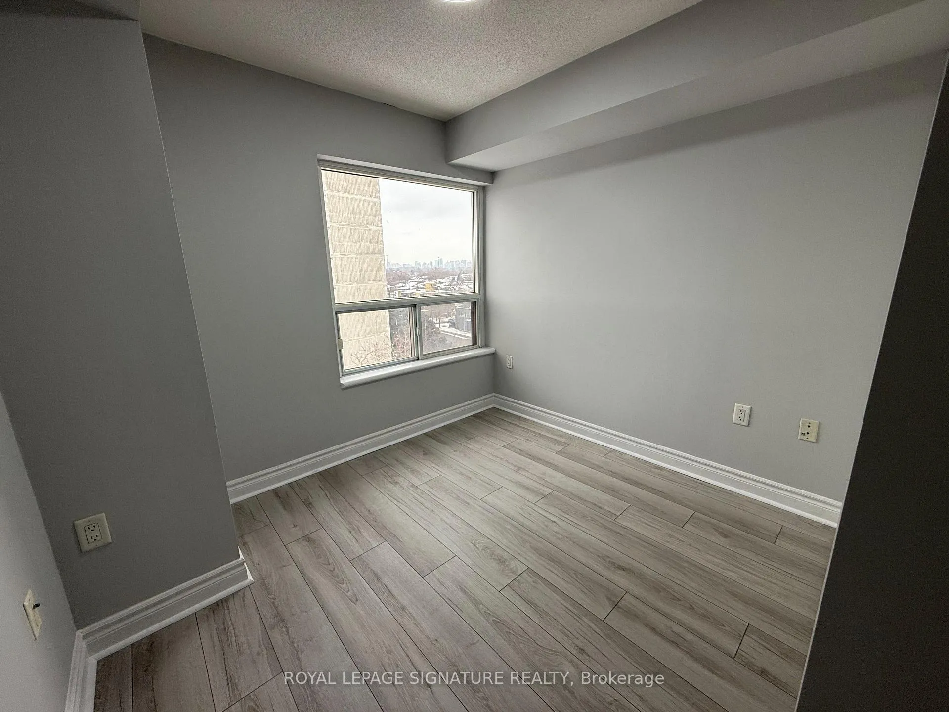 Photo 8 of Unit 605, 2 Neptune Drive, Toronto, Englemount-Lawrence — HOMEH