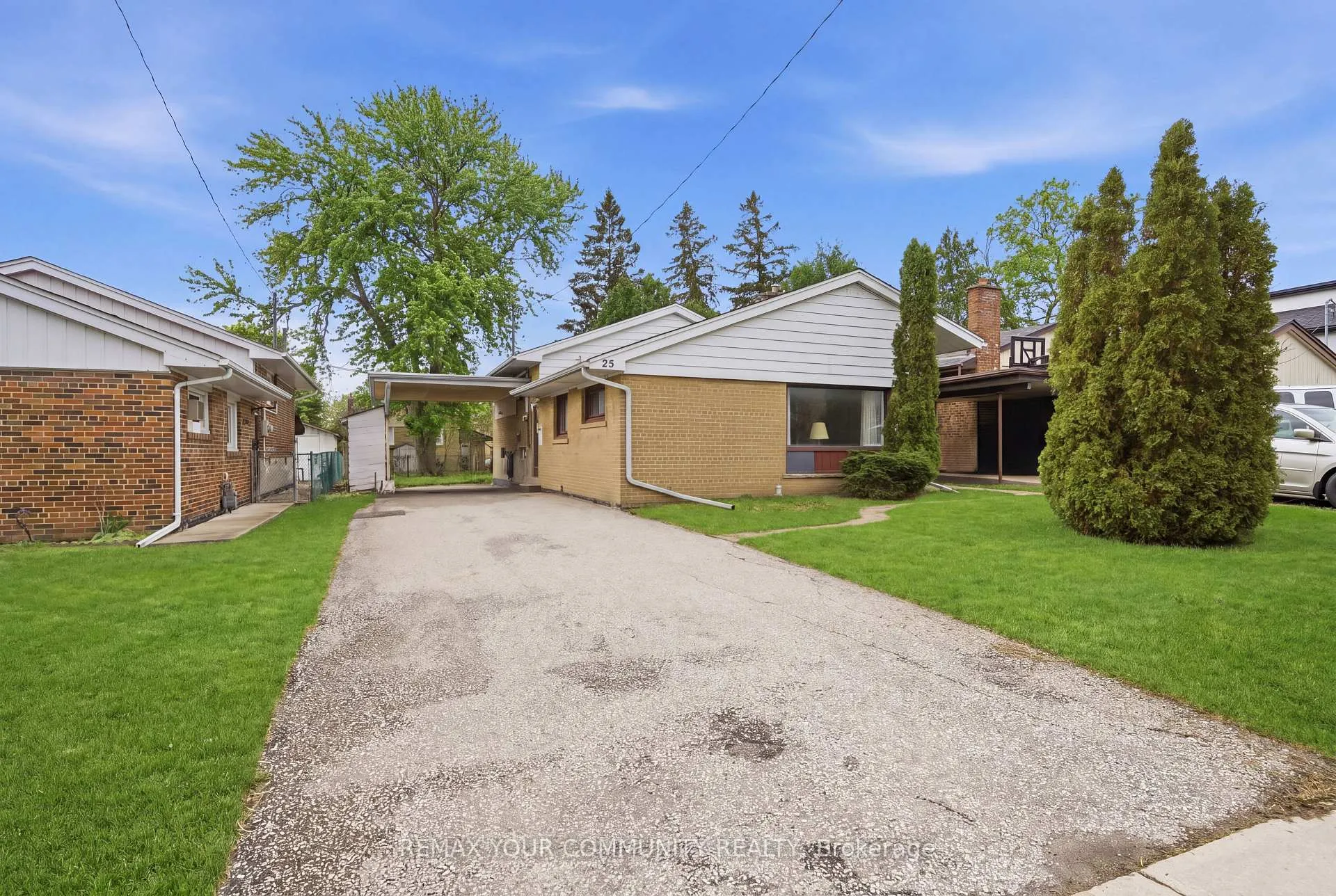 Photo 1 of 25 Fordwich Crescent, Etobicoke, Rexdale-Kipling — HOMEH