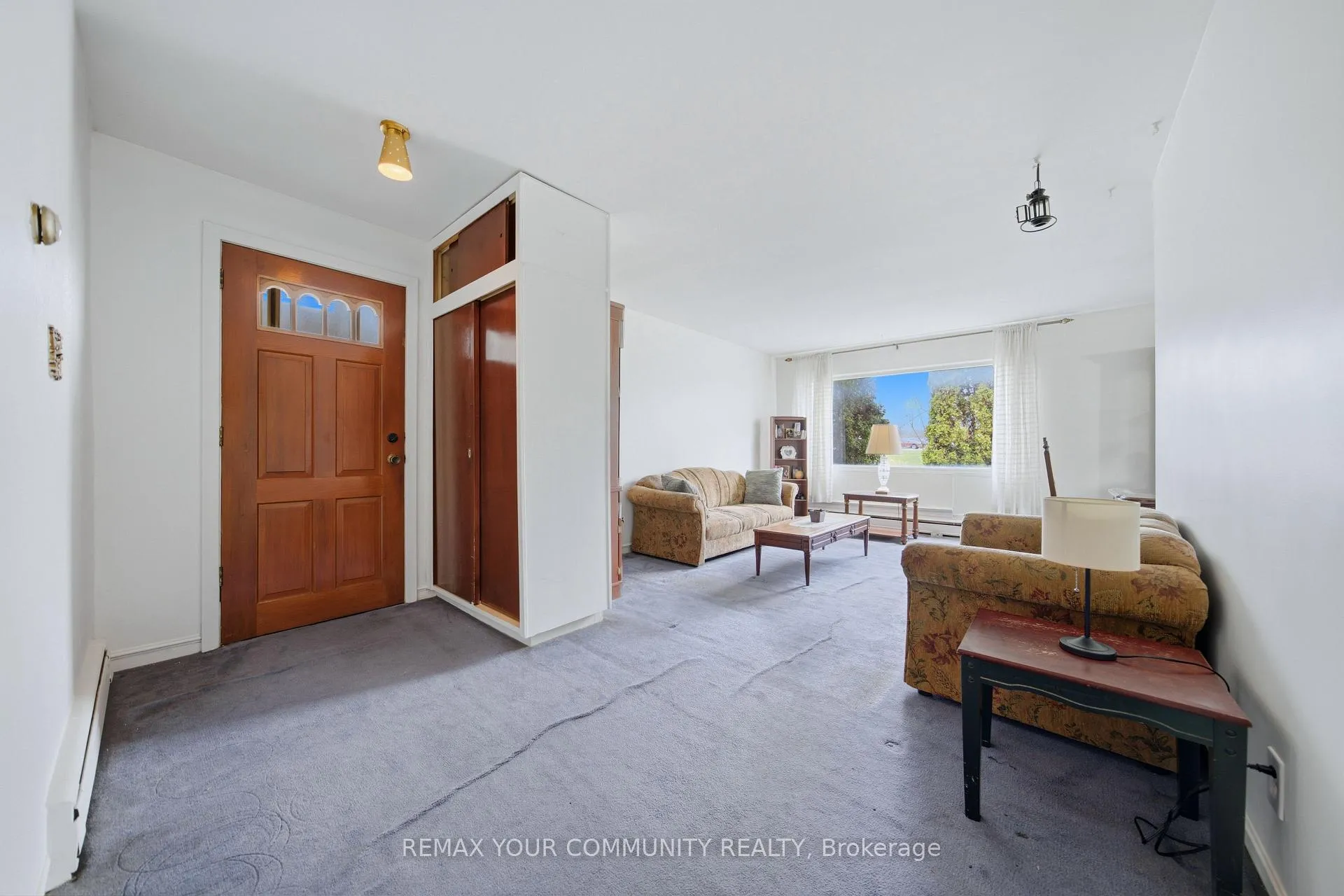 Photo 7 of 25 Fordwich Crescent, Etobicoke, Rexdale-Kipling — HOMEH