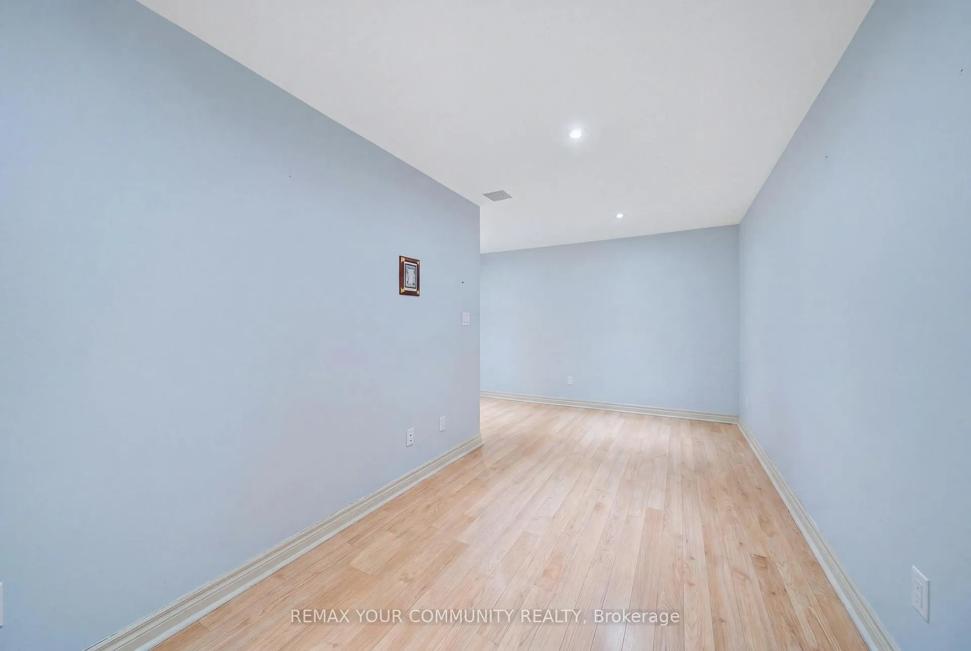 Photo 32 of 25 Fordwich Crescent, Etobicoke, Rexdale-Kipling — HOMEH