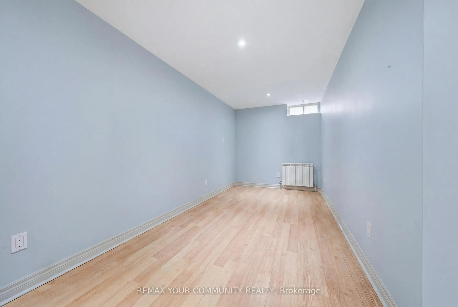 Photo 33 of 25 Fordwich Crescent, Etobicoke, Rexdale-Kipling — HOMEH