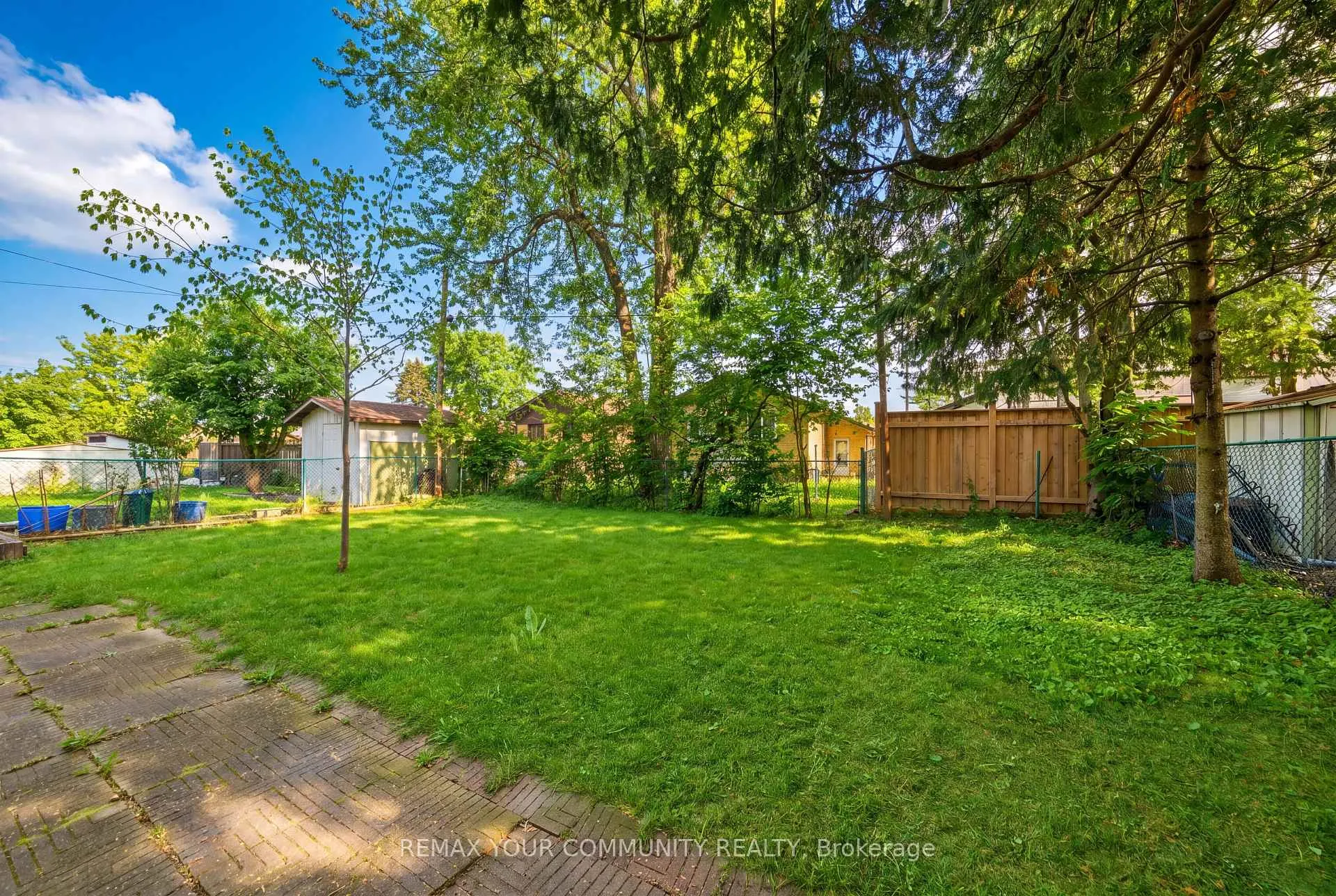 Photo 35 of 25 Fordwich Crescent, Etobicoke, Rexdale-Kipling — HOMEH