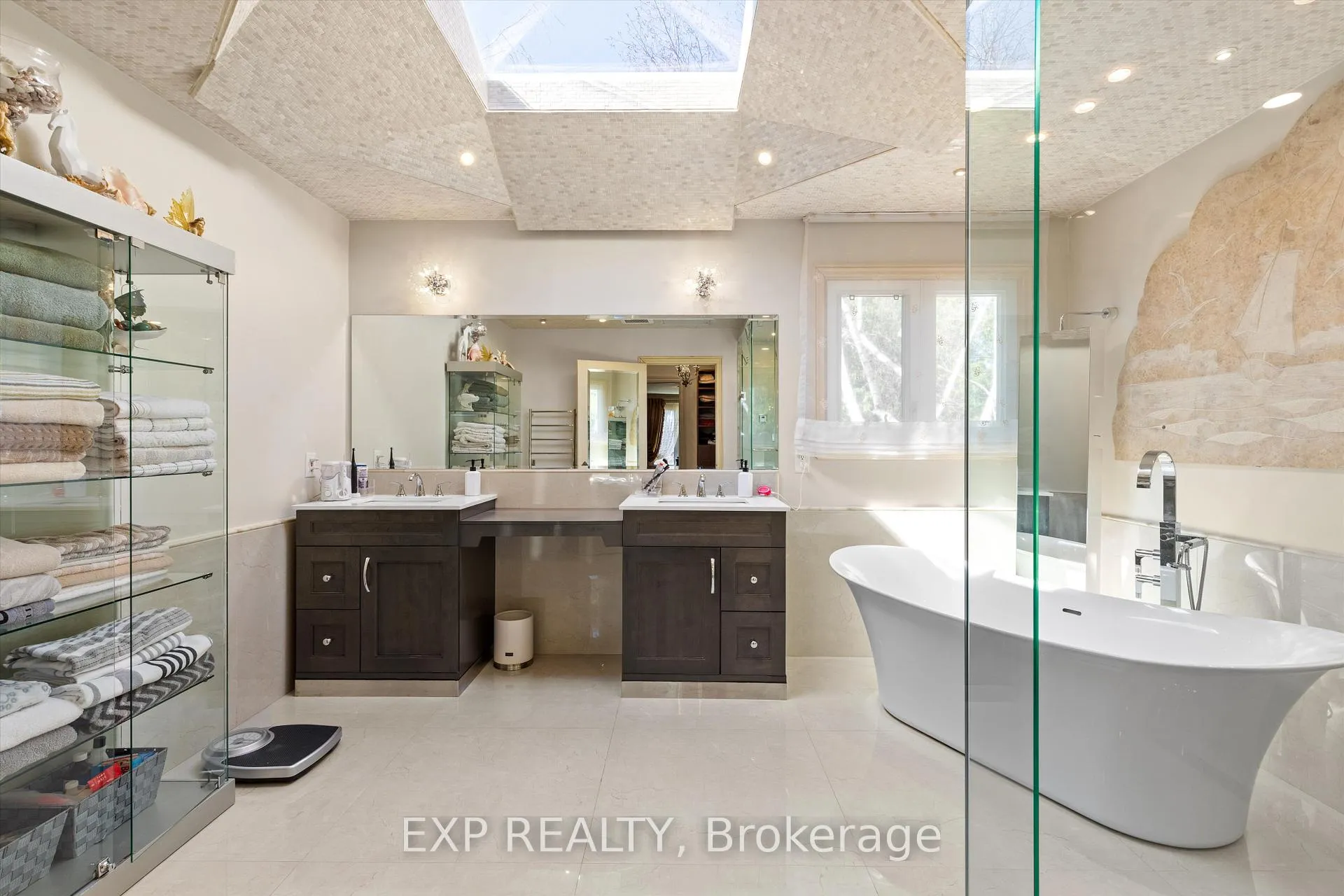Photo 18 of 129 Rose Green Drive, Vaughan, Uplands — HOMEH
