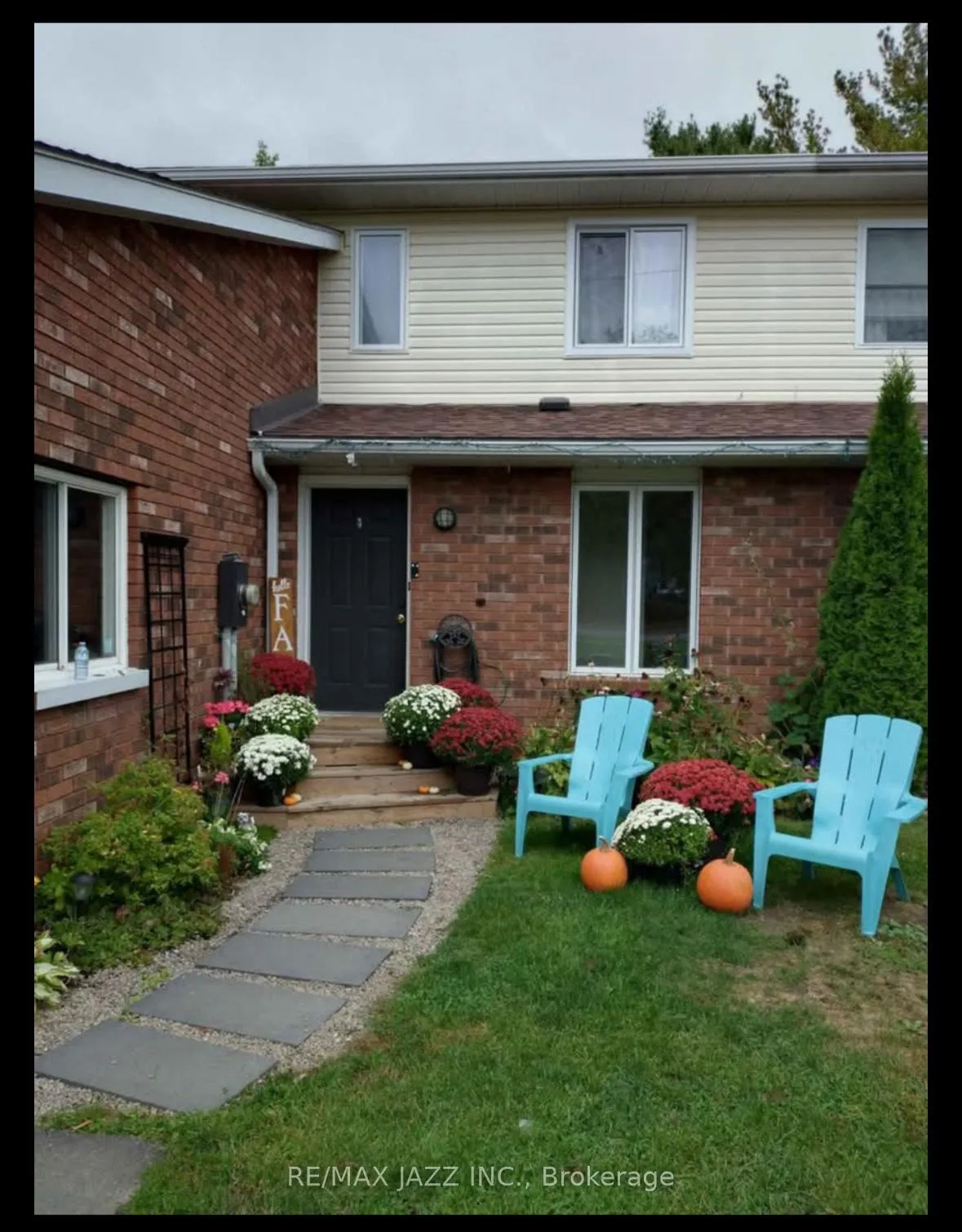Photo 2 of 45 Milton Street, Bracebridge, Macaulay — HOMEH