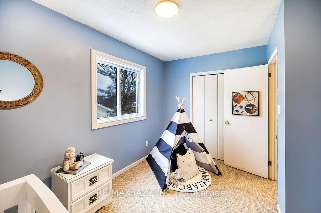 Photo 23 of 45 Milton Street, Bracebridge, Macaulay — HOMEH