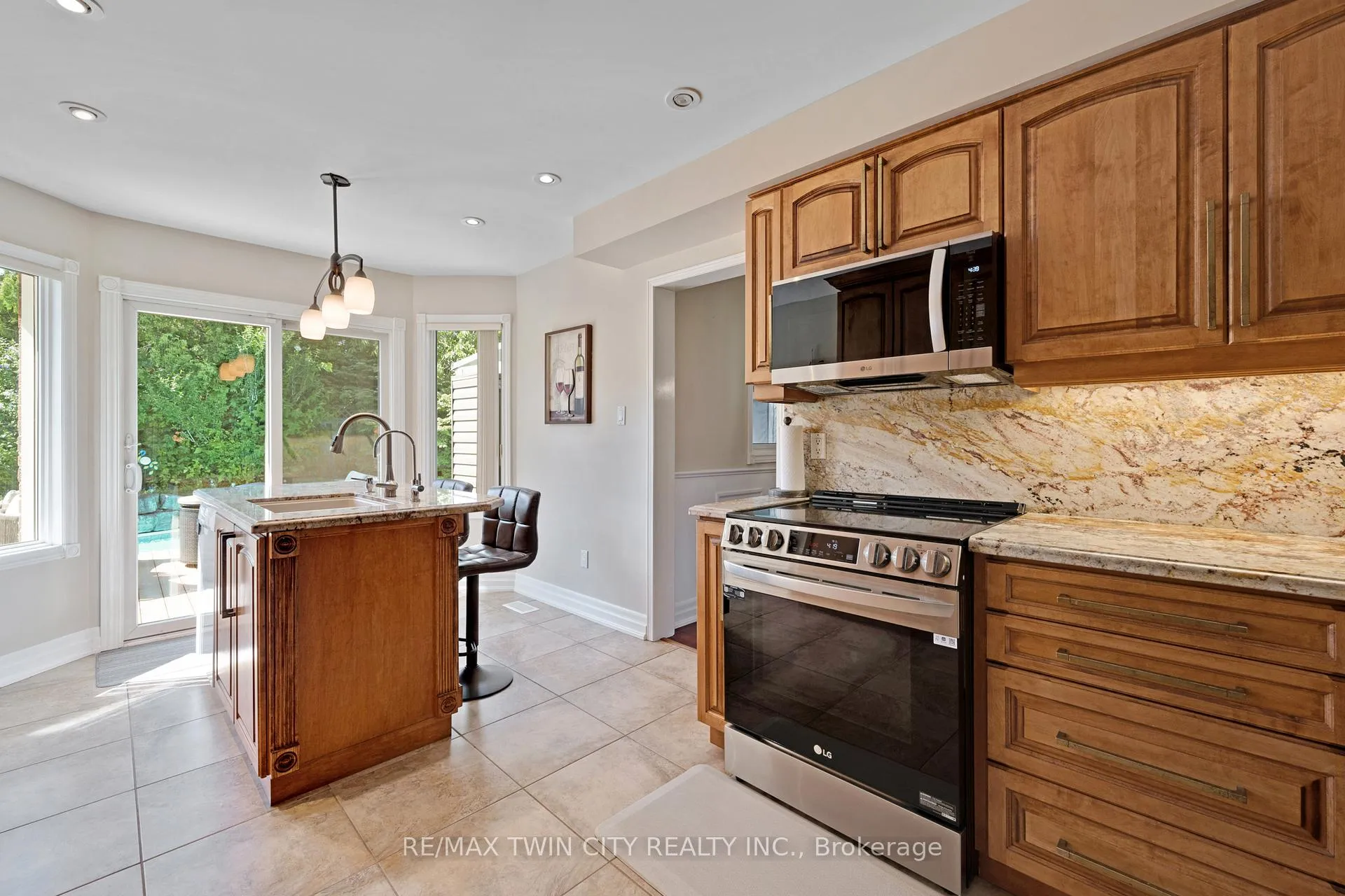 Photo 12 of 477 Burnett Avenue, Cambridge — HOMEH