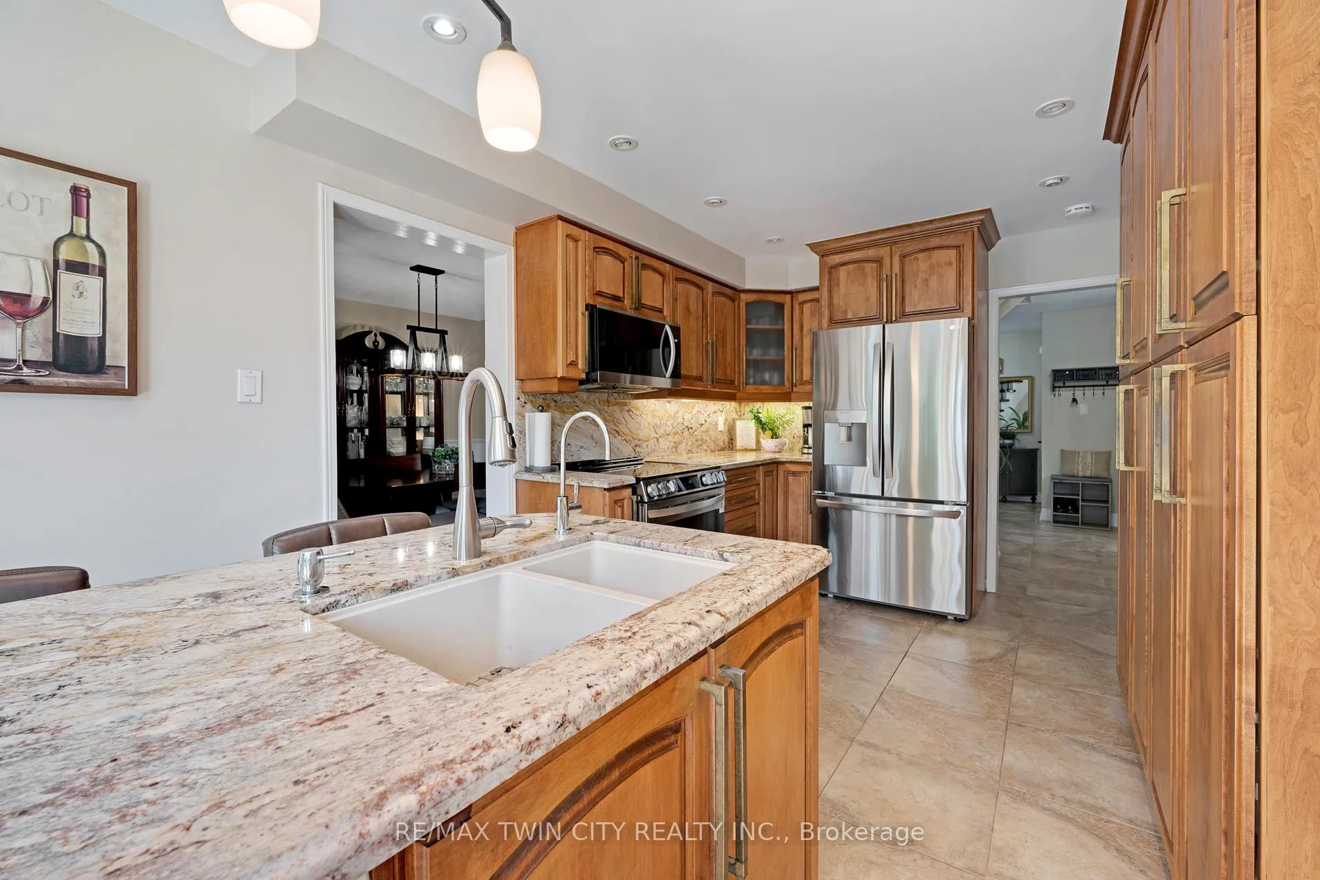 Photo 13 of 477 Burnett Avenue, Cambridge — HOMEH