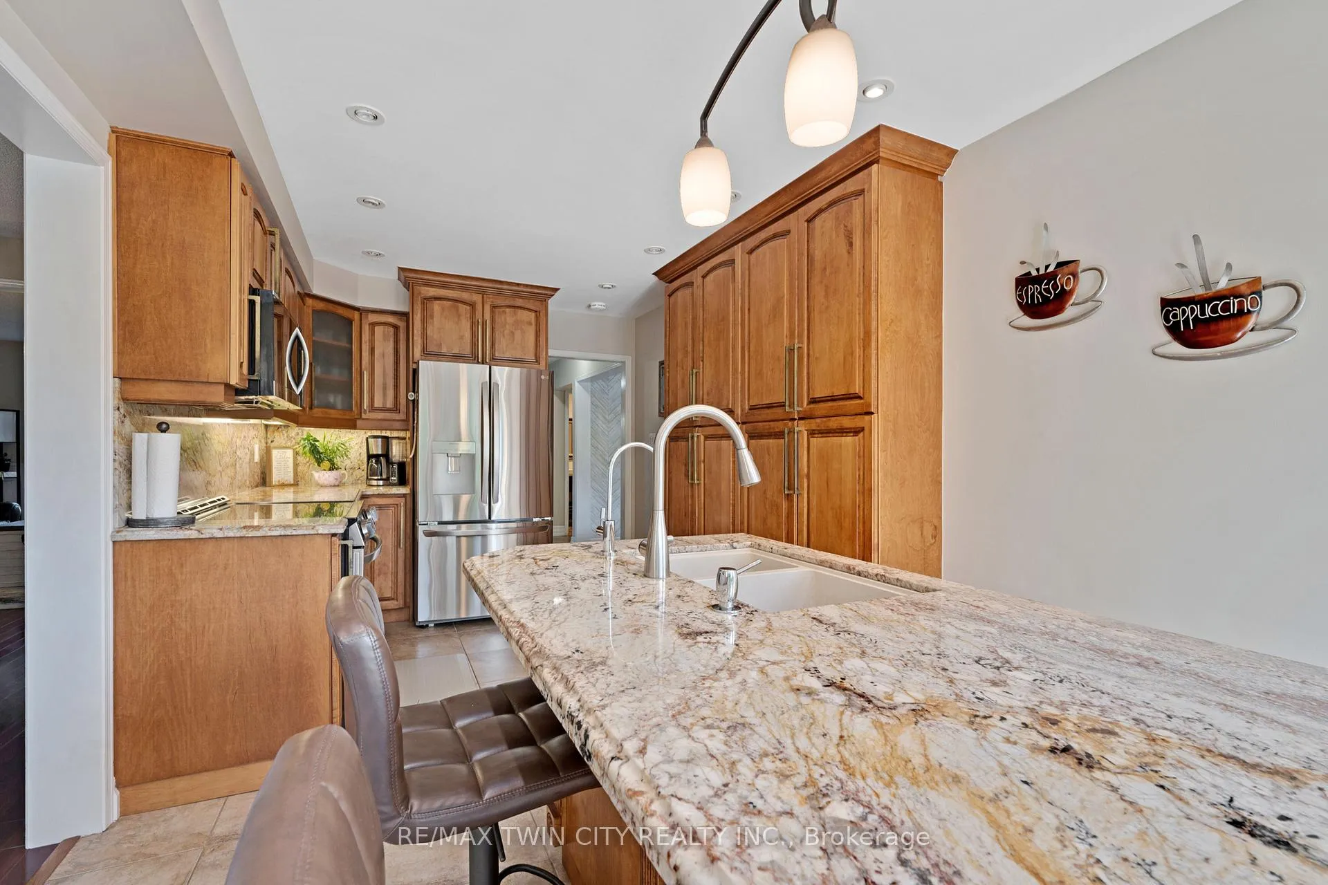 Photo 14 of 477 Burnett Avenue, Cambridge — HOMEH