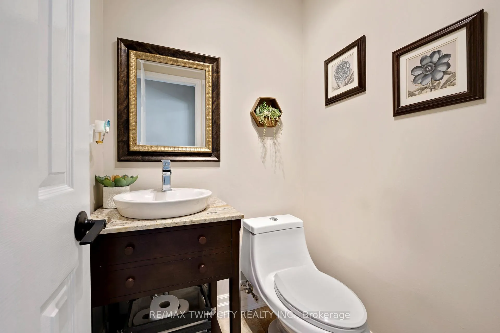 Photo 17 of 477 Burnett Avenue, Cambridge — HOMEH