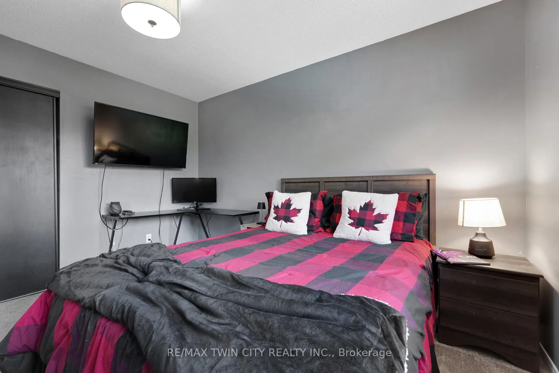 Photo 19 of 477 Burnett Avenue, Cambridge — HOMEH