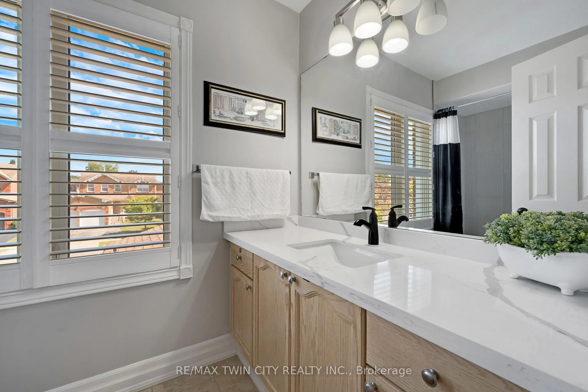 Photo 21 of 477 Burnett Avenue, Cambridge — HOMEH