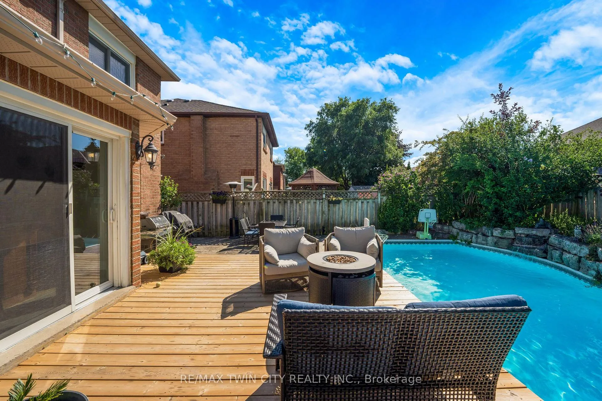 Photo 33 of 477 Burnett Avenue, Cambridge — HOMEH