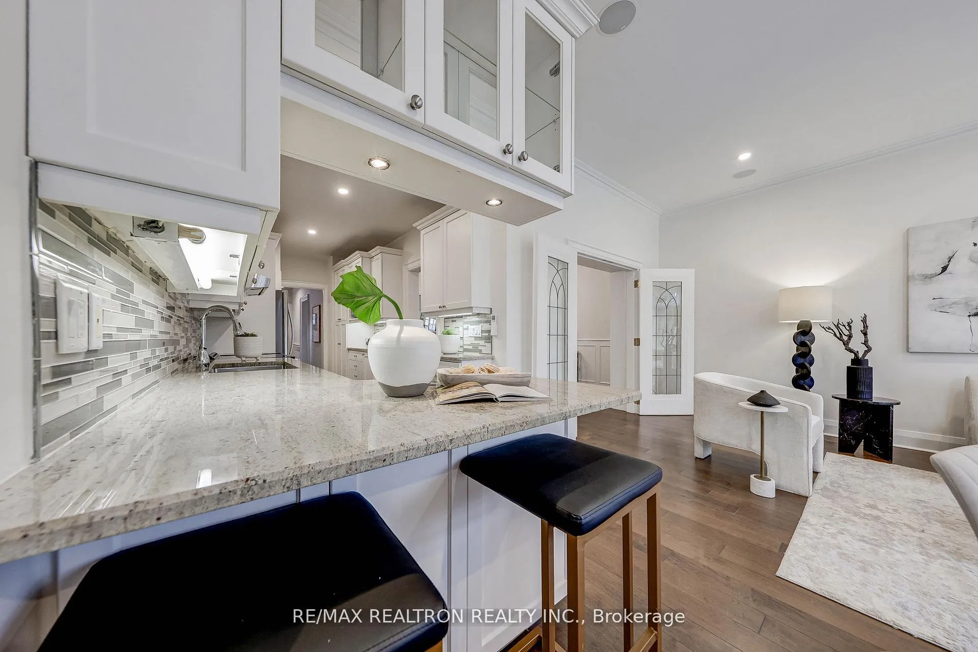 Photo 5 of 294 St Germain Avenue, Toronto, Lawrence Park North — HOMEH