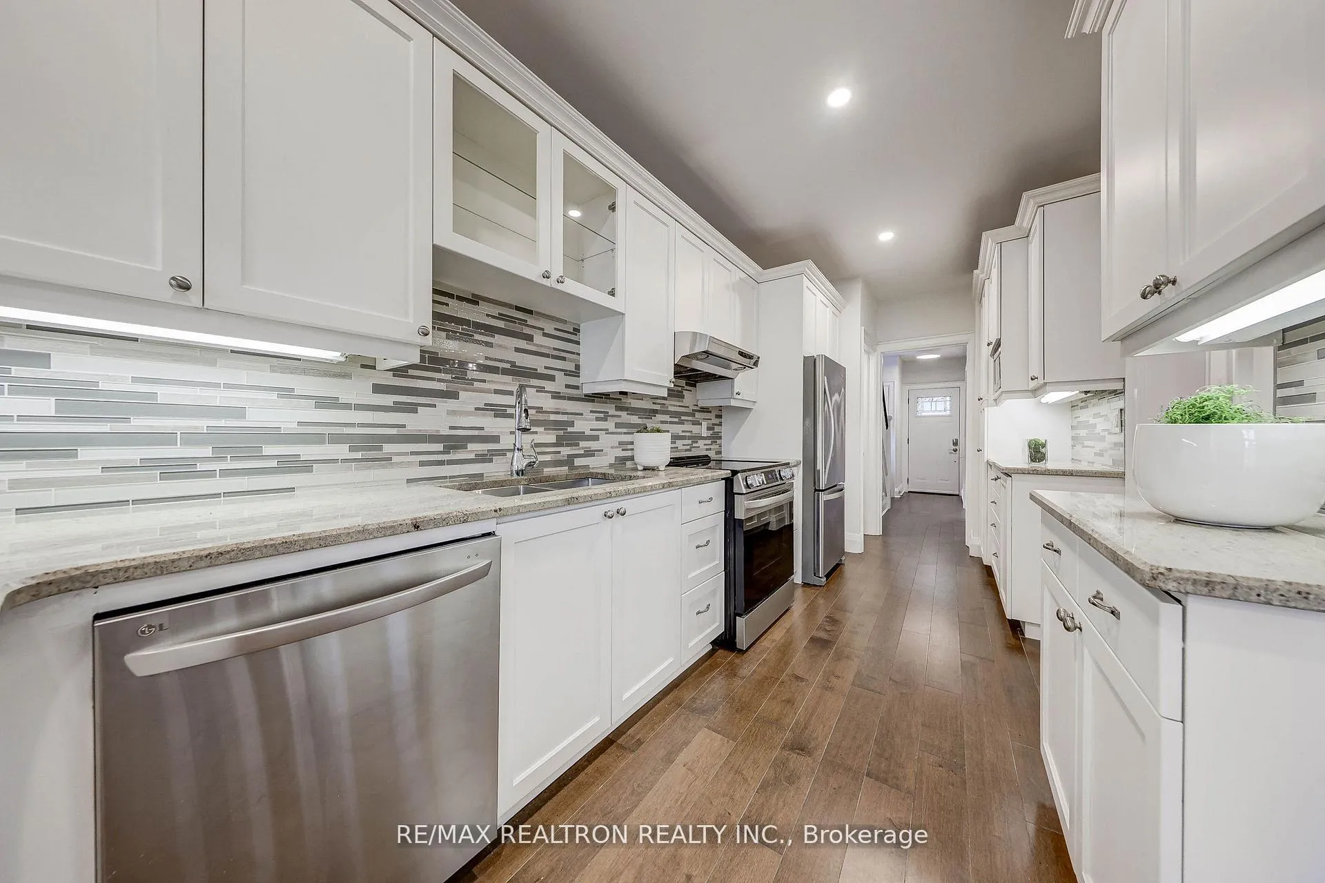 Photo 6 of 294 St Germain Avenue, Toronto, Lawrence Park North — HOMEH