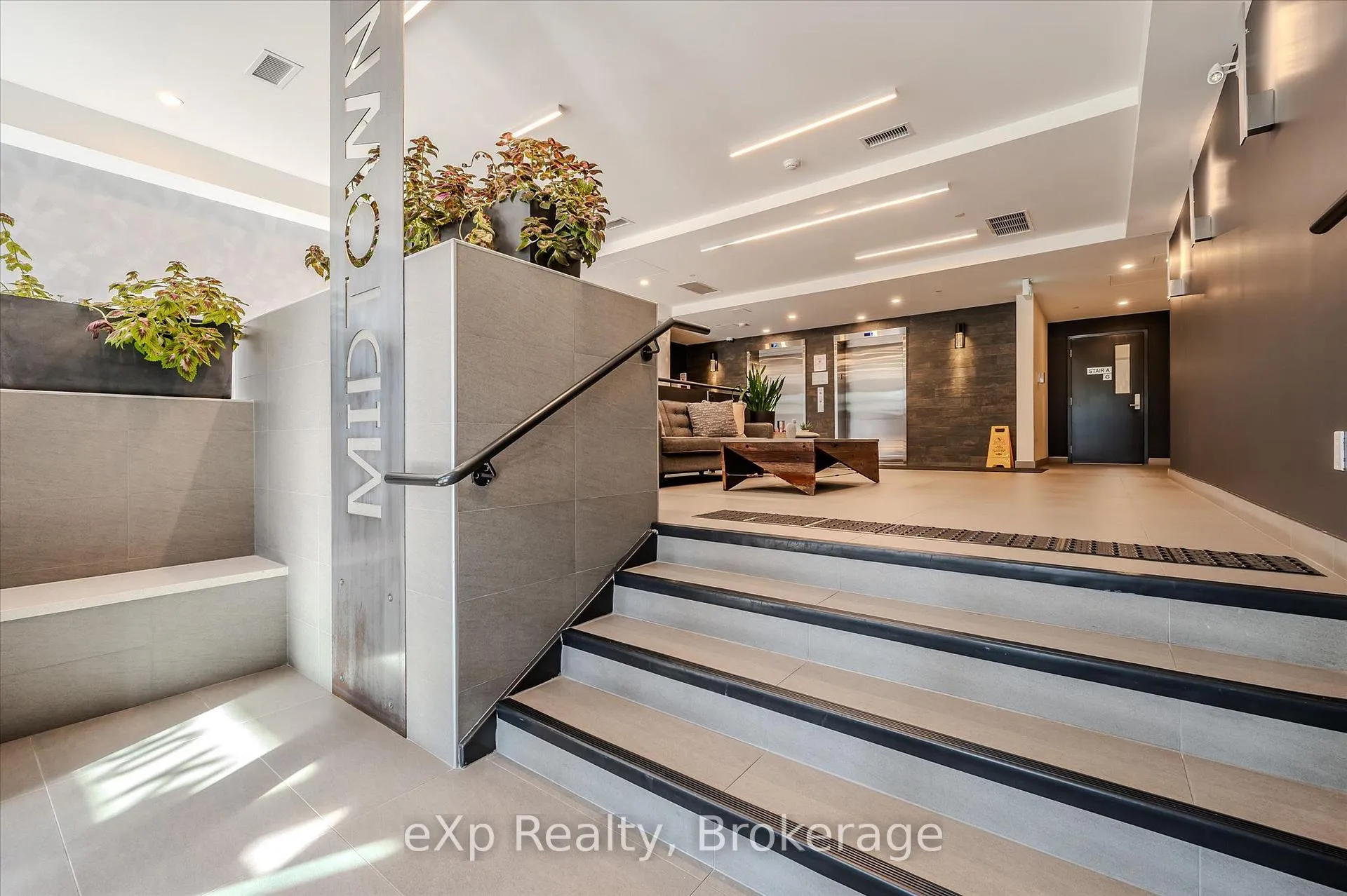 Photo 5 of Unit 202, 690 King Street W, Waterloo — HOMEH