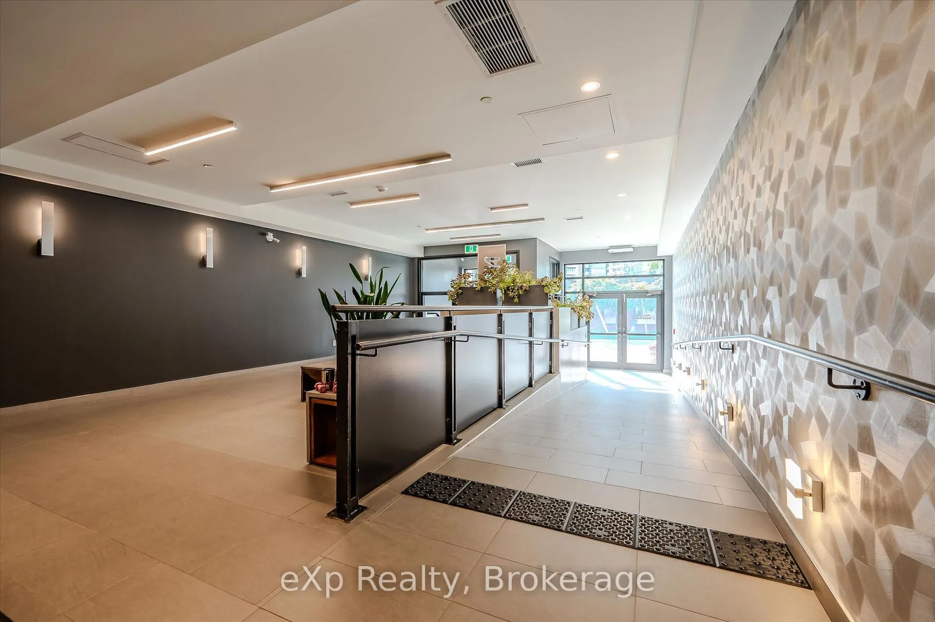 Photo 6 of Unit 202, 690 King Street W, Waterloo — HOMEH