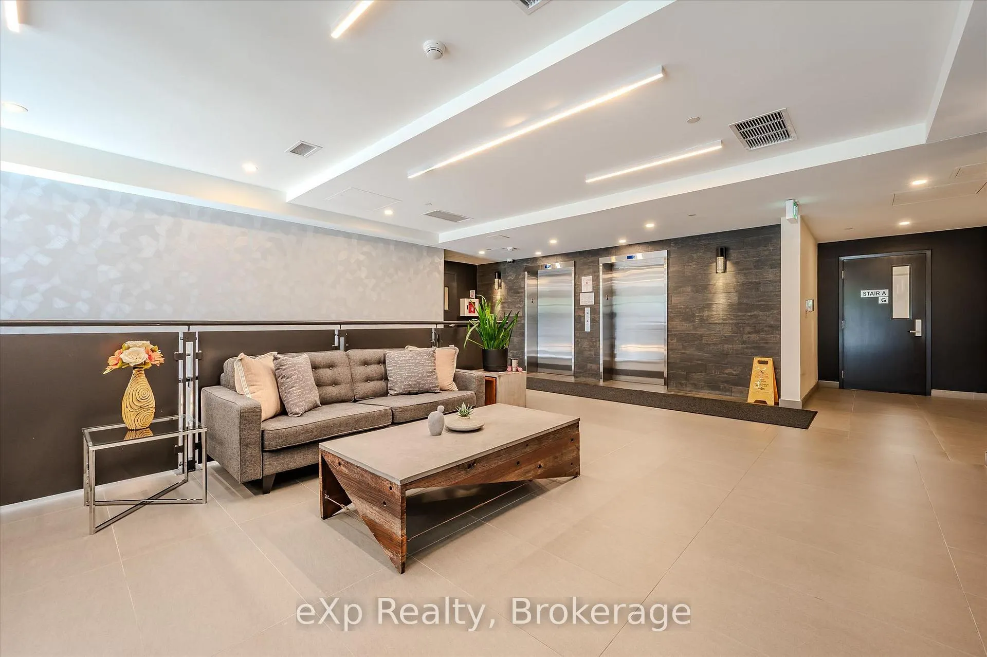 Photo 8 of Unit 202, 690 King Street W, Waterloo — HOMEH