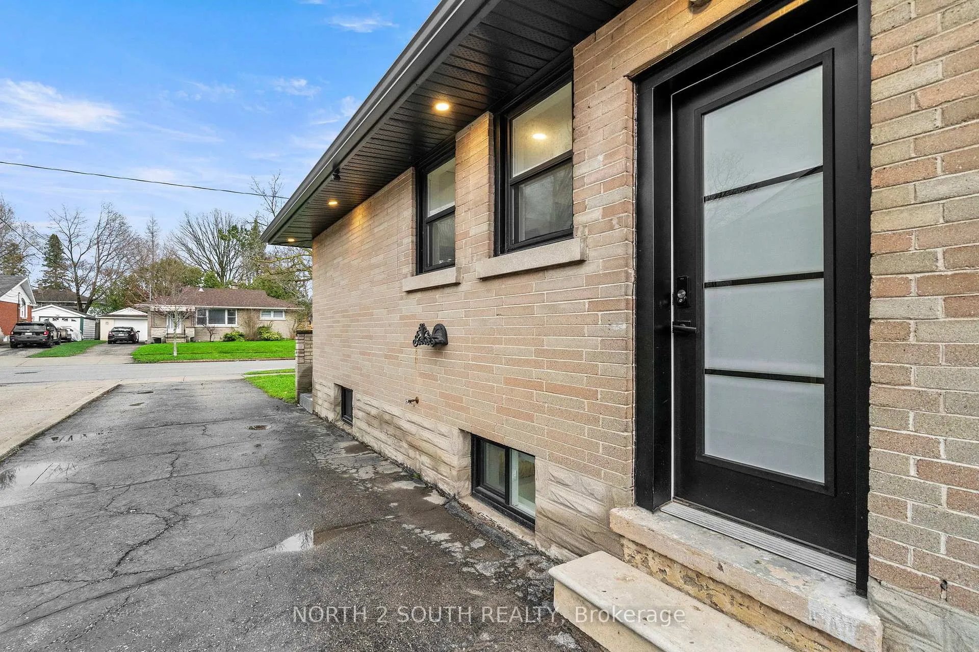 Photo 4 of 81 Clark Avenue, Kitchener — HOMEH