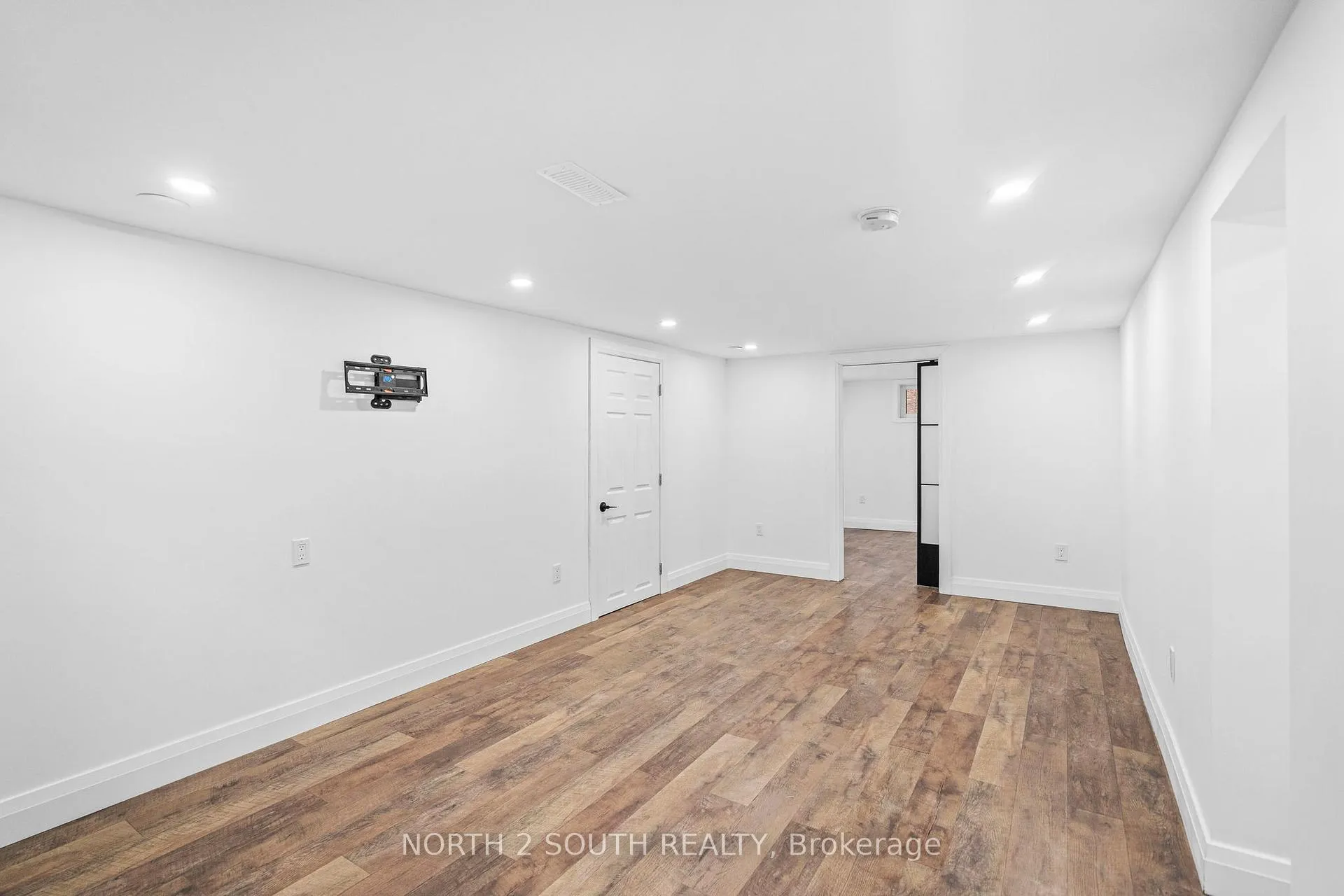Photo 35 of 81 Clark Avenue, Kitchener — HOMEH