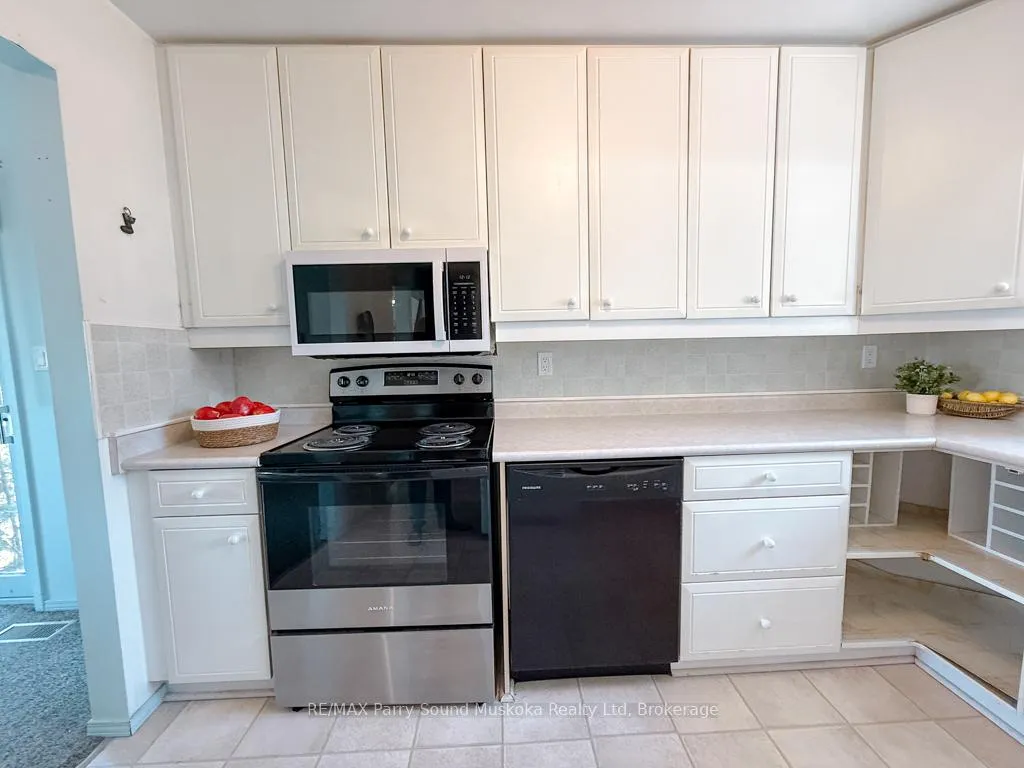 Photo 16 of 57 Quinn Road, Whitestone, Hagerman — HOMEH
