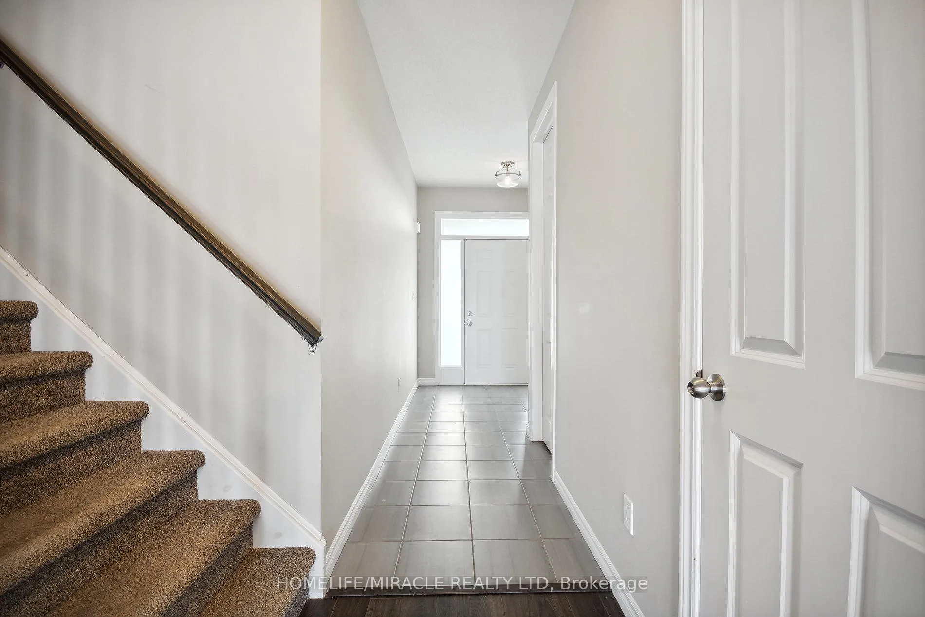 Photo 6 of 2823 Asima Drive, London, South U — HOMEH