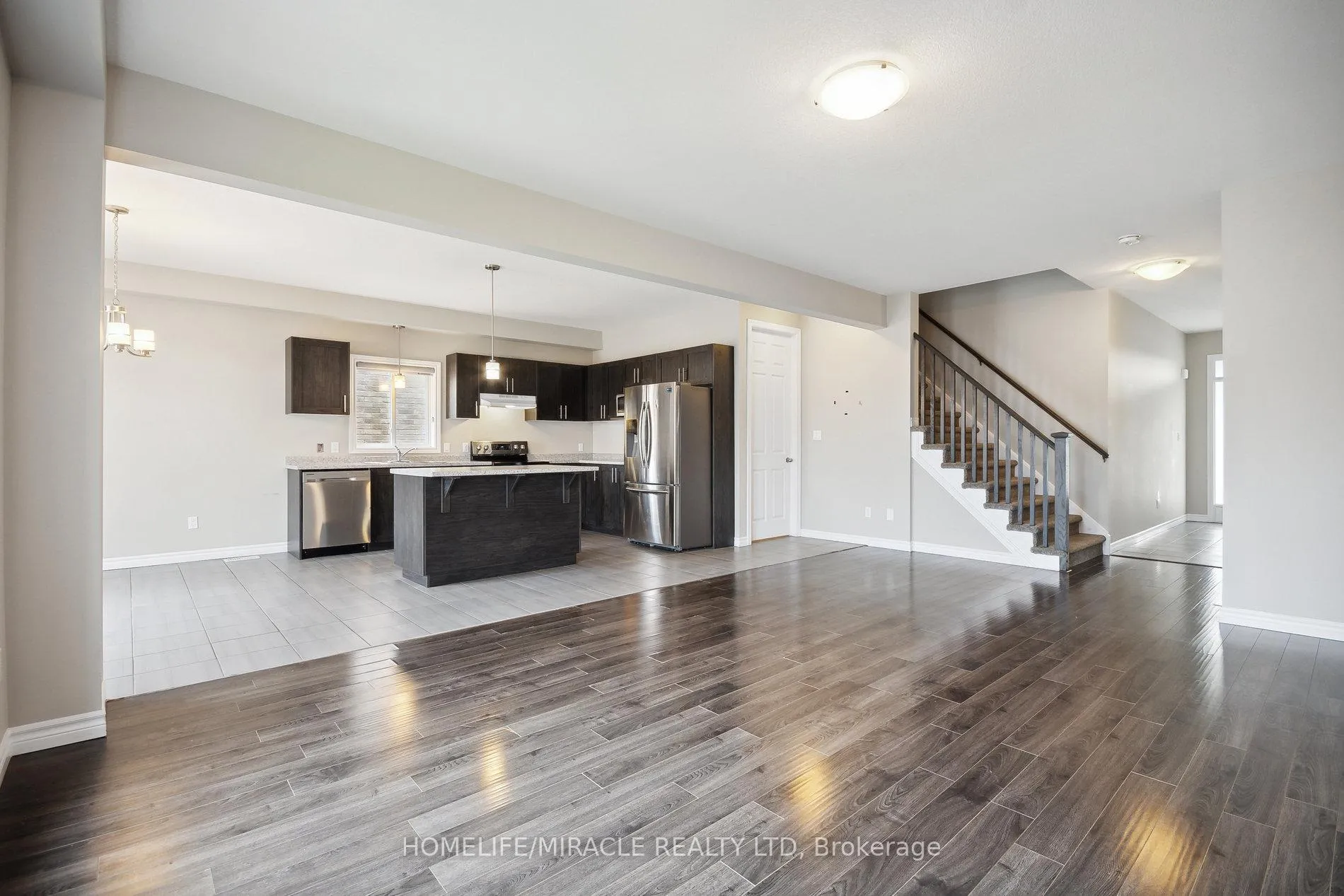 Photo 8 of 2823 Asima Drive, London, South U — HOMEH