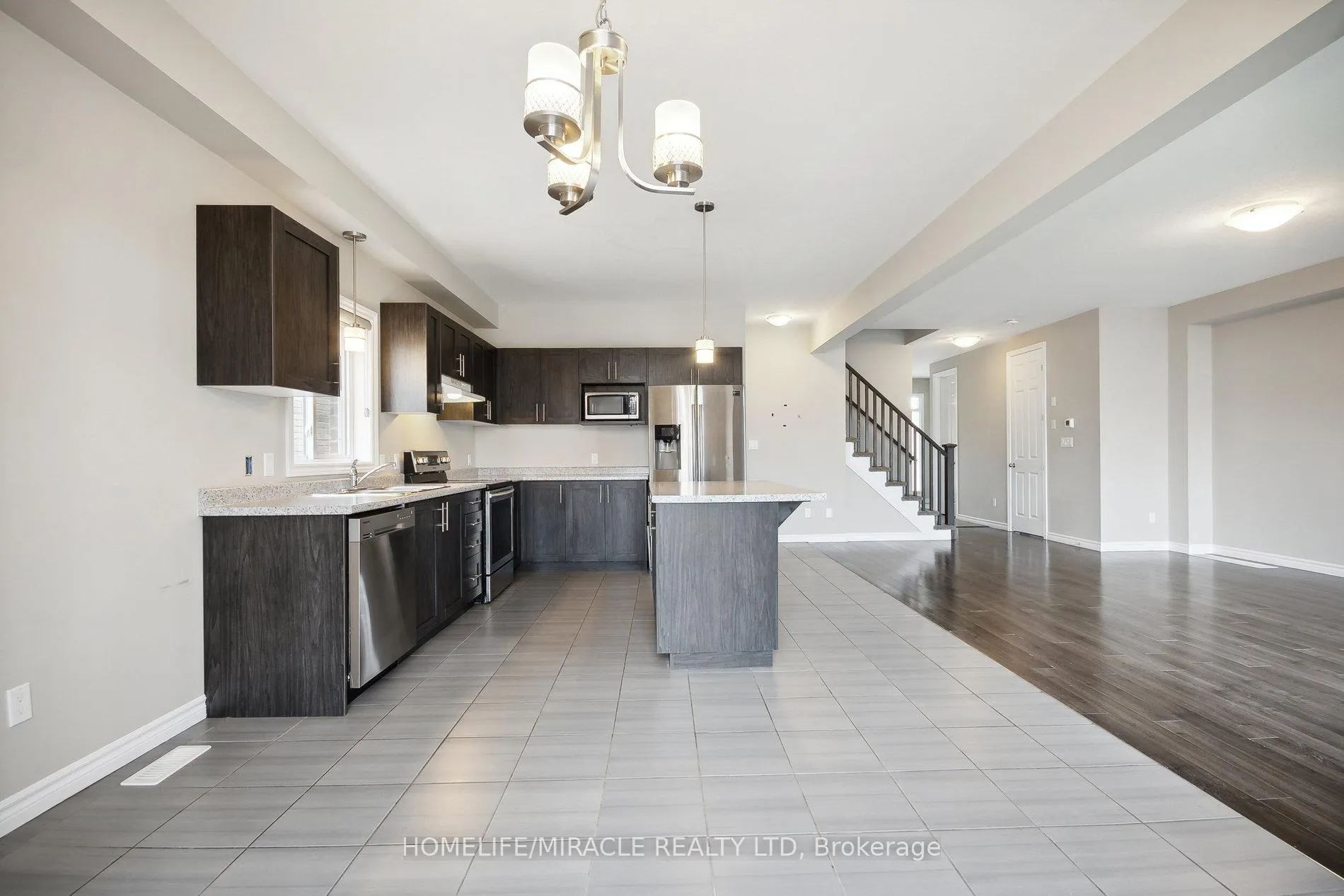Photo 10 of 2823 Asima Drive, London, South U — HOMEH