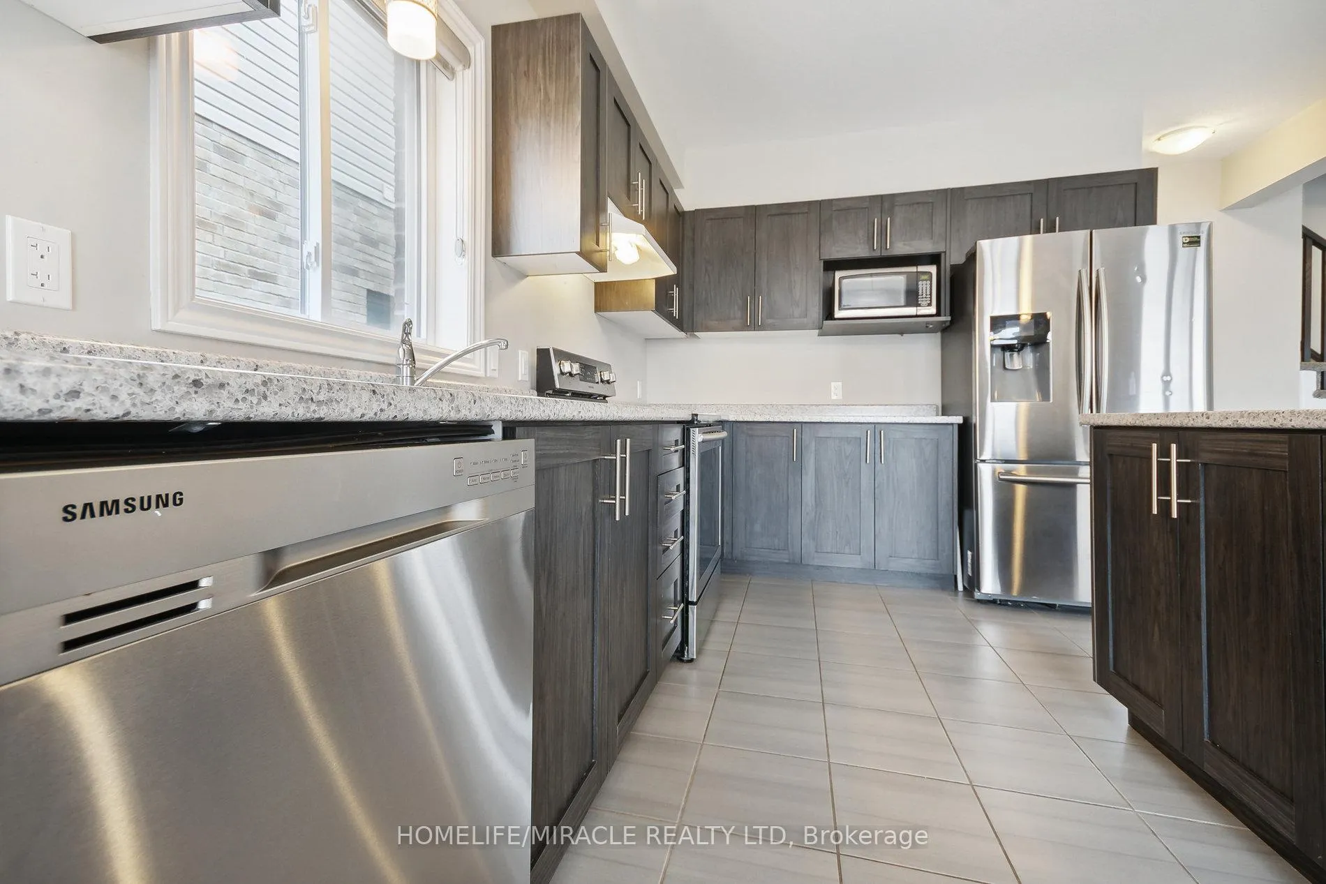 Photo 15 of 2823 Asima Drive, London, South U — HOMEH