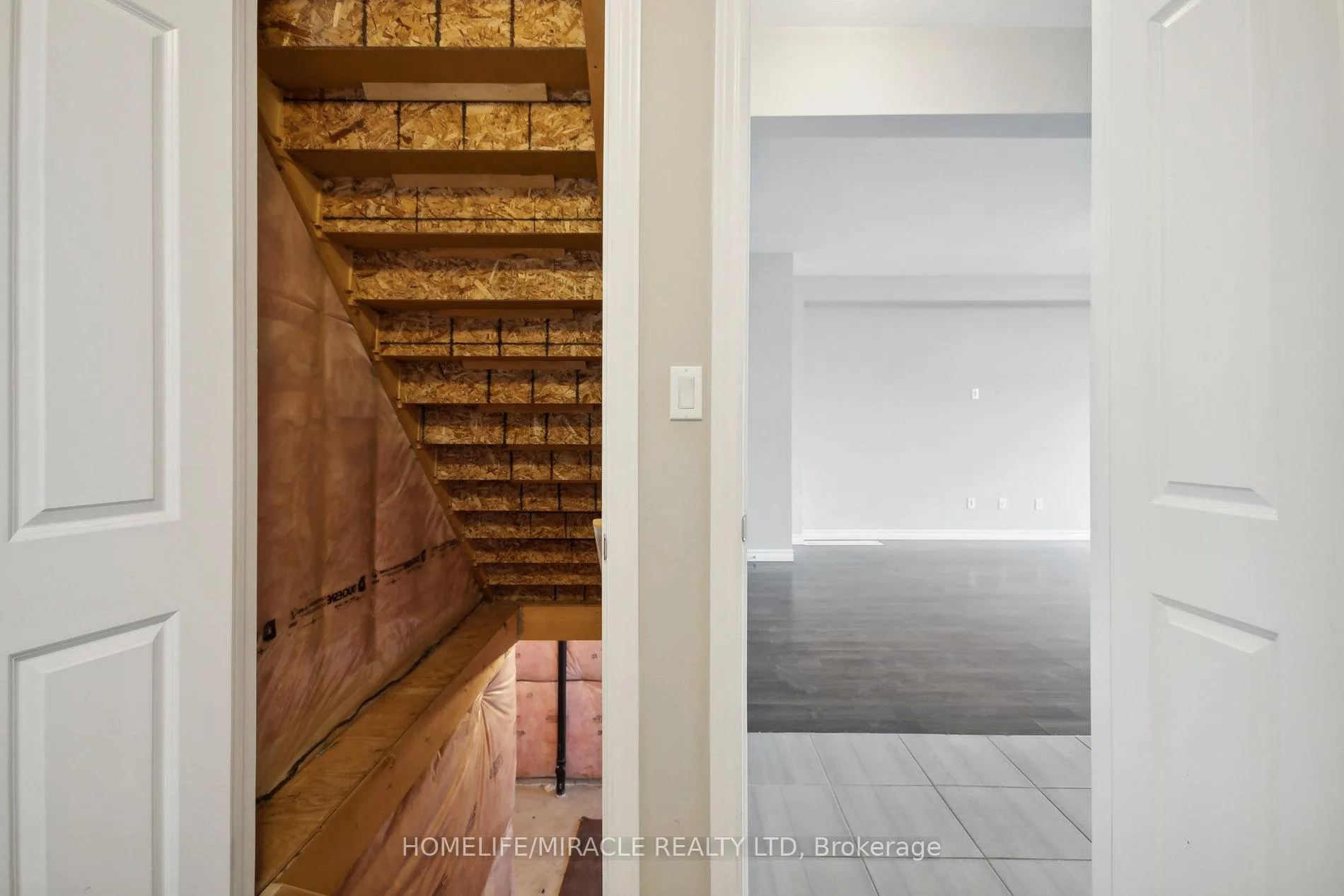 Photo 44 of 2823 Asima Drive, London, South U — HOMEH