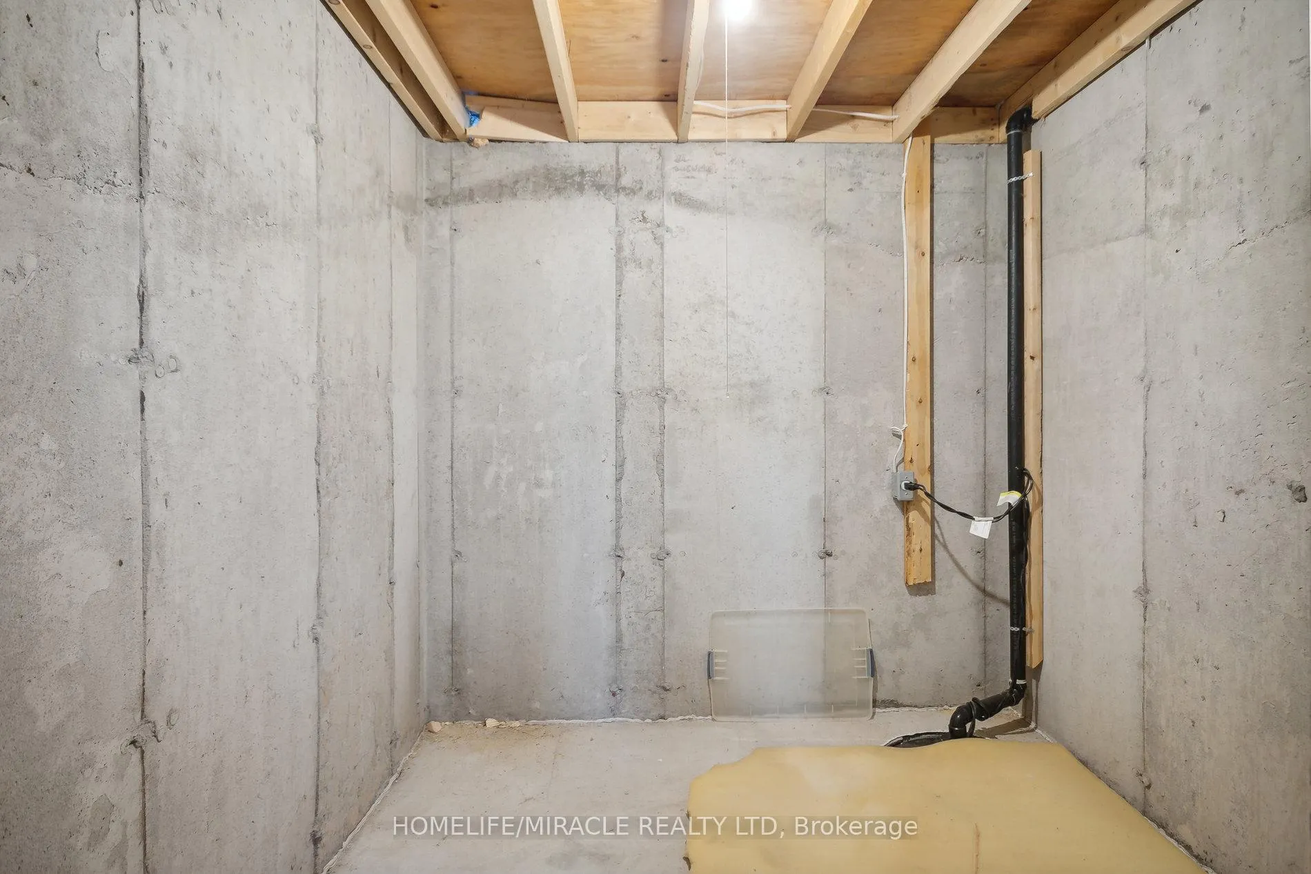 Photo 46 of 2823 Asima Drive, London, South U — HOMEH