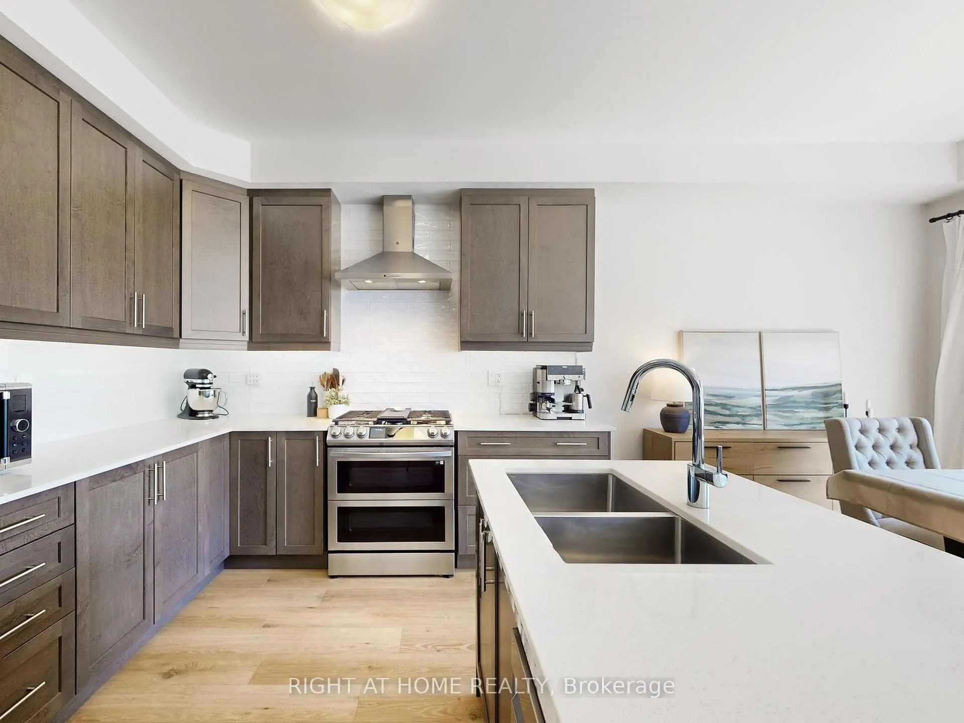 Photo 10 of 39 Baker Lane, Brant, Paris — HOMEH