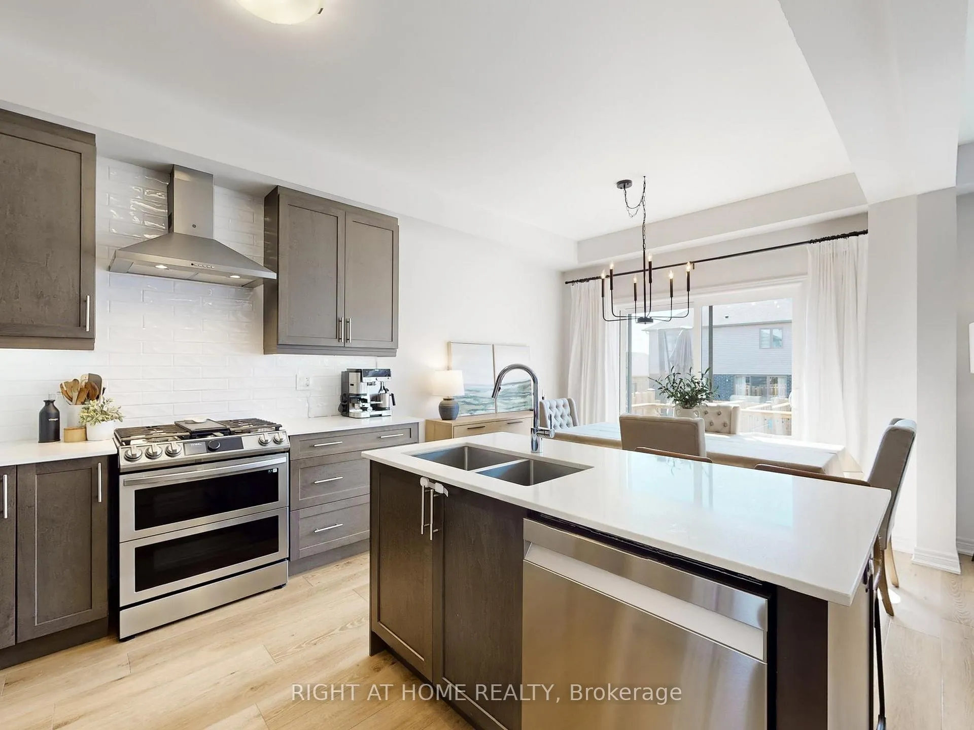 Photo 12 of 39 Baker Lane, Brant, Paris — HOMEH