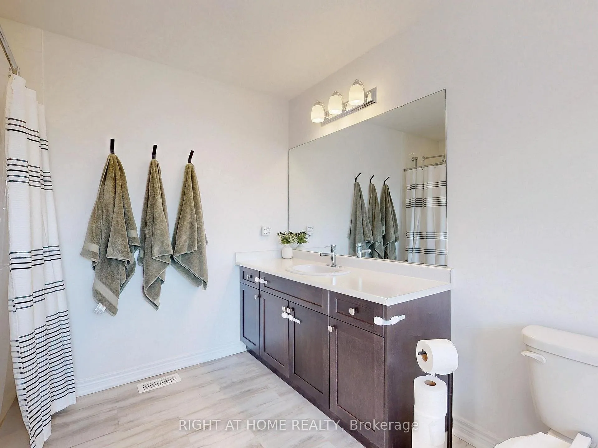 Photo 21 of 39 Baker Lane, Brant, Paris — HOMEH