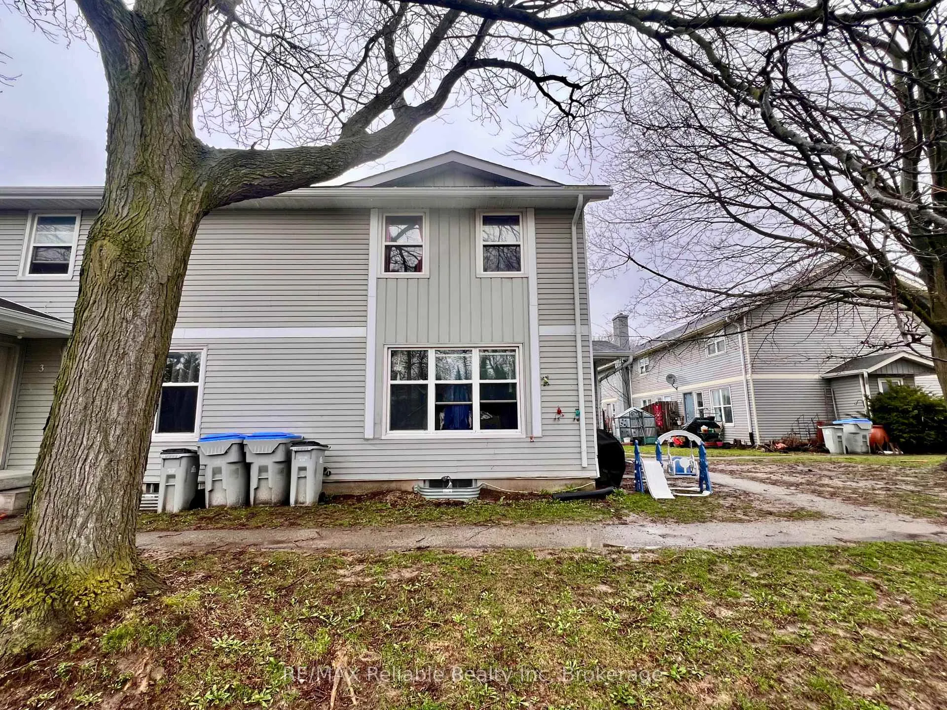 Photo 5 of 4 St. Charles Place, Huron East, Vanastra — HOMEH