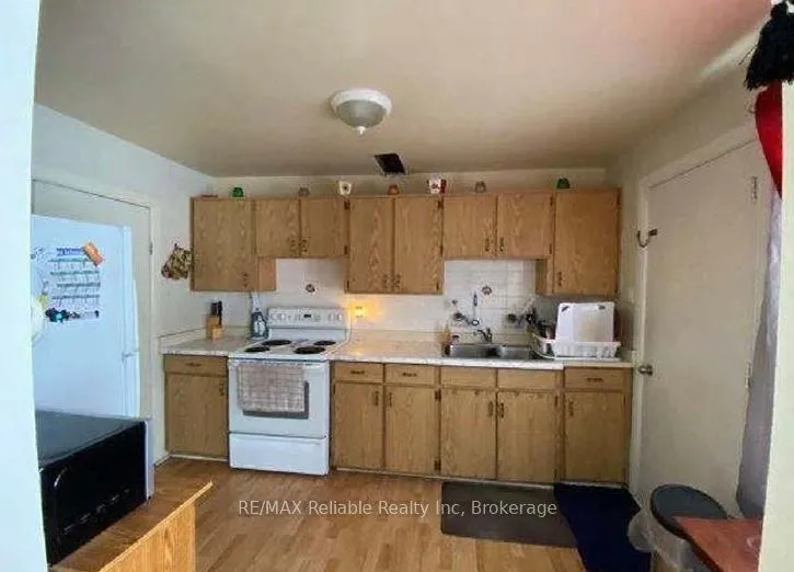 Photo 8 of 4 St. Charles Place, Huron East, Vanastra — HOMEH