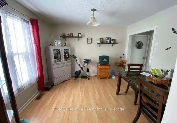 Photo 10 of 4 St. Charles Place, Huron East, Vanastra — HOMEH