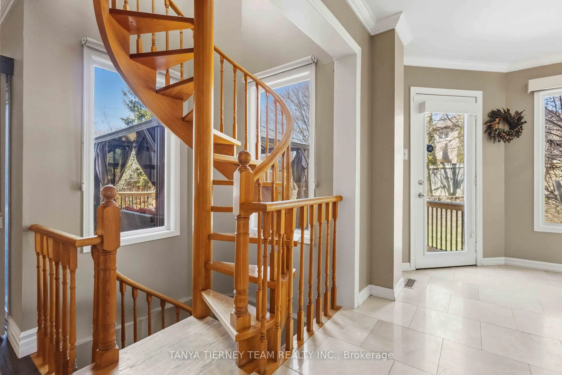 Photo 16 of 50 Lipton Crescent, Whitby, Pringle Creek — HOMEH