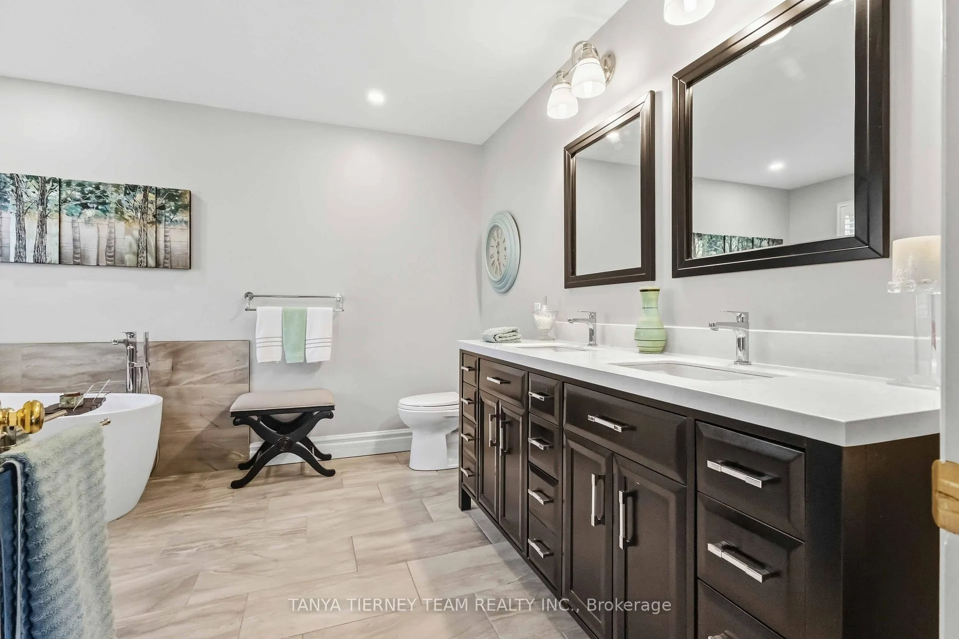 Photo 29 of 50 Lipton Crescent, Whitby, Pringle Creek — HOMEH