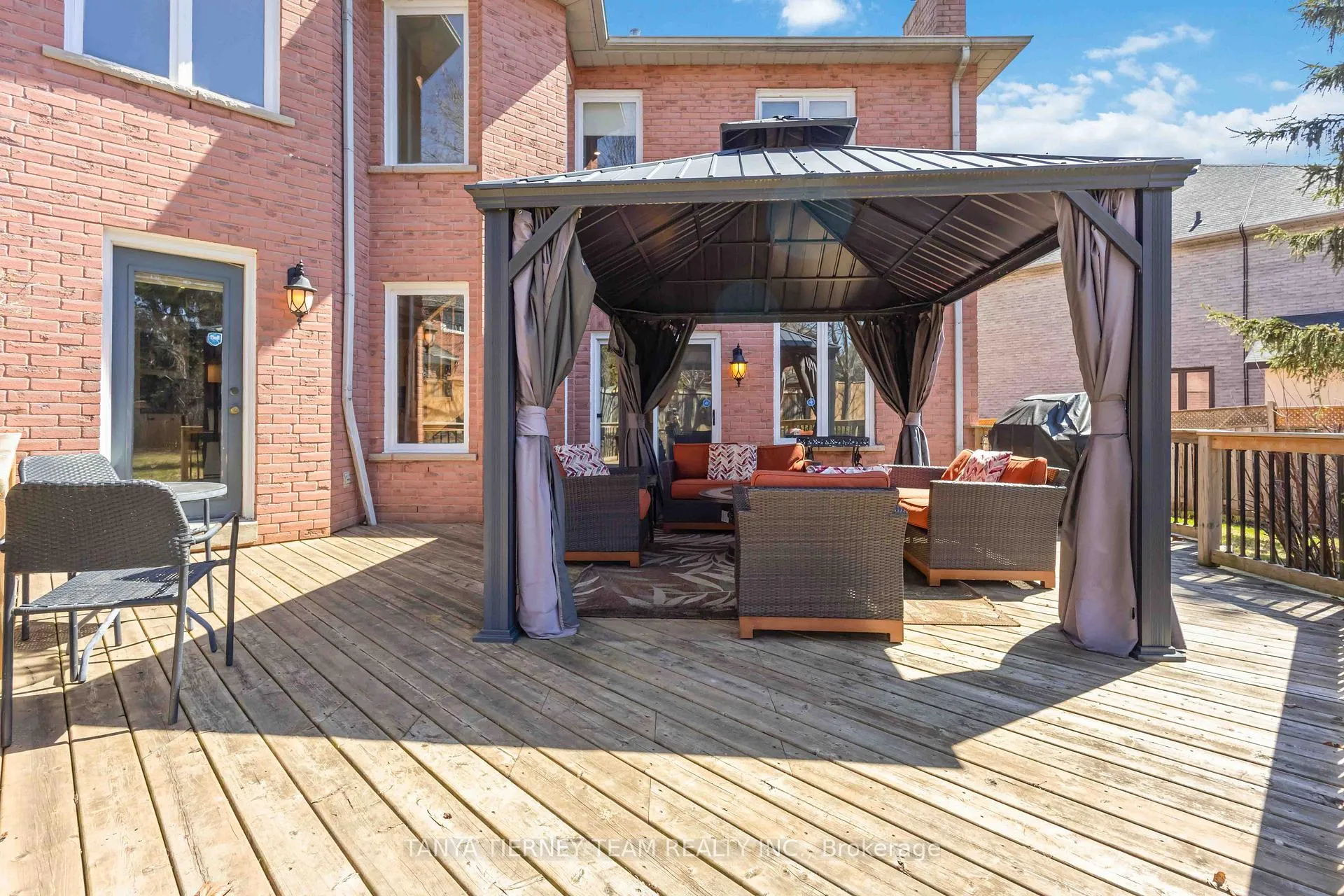 Photo 42 of 50 Lipton Crescent, Whitby, Pringle Creek — HOMEH