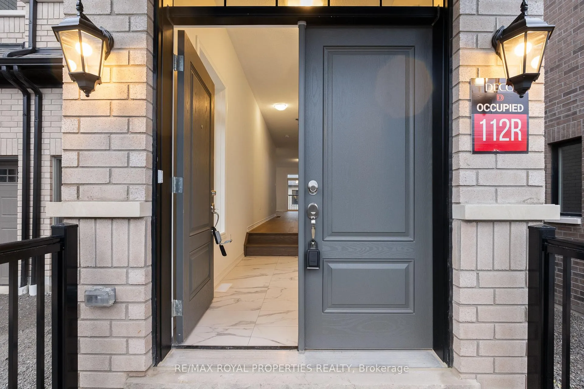 Photo 4 of 2923 Nakina Street, Pickering, Rural Pickering — HOMEH