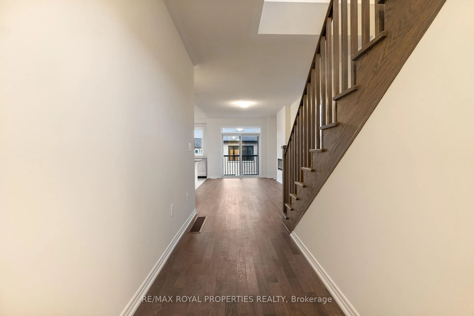 Photo 7 of 2923 Nakina Street, Pickering, Rural Pickering — HOMEH
