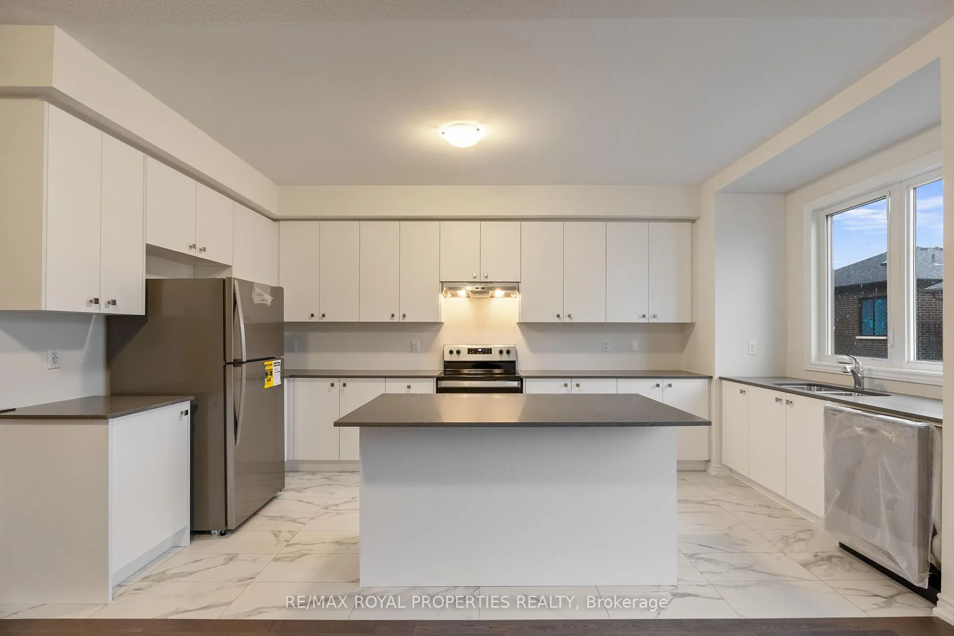 Photo 10 of 2923 Nakina Street, Pickering, Rural Pickering — HOMEH