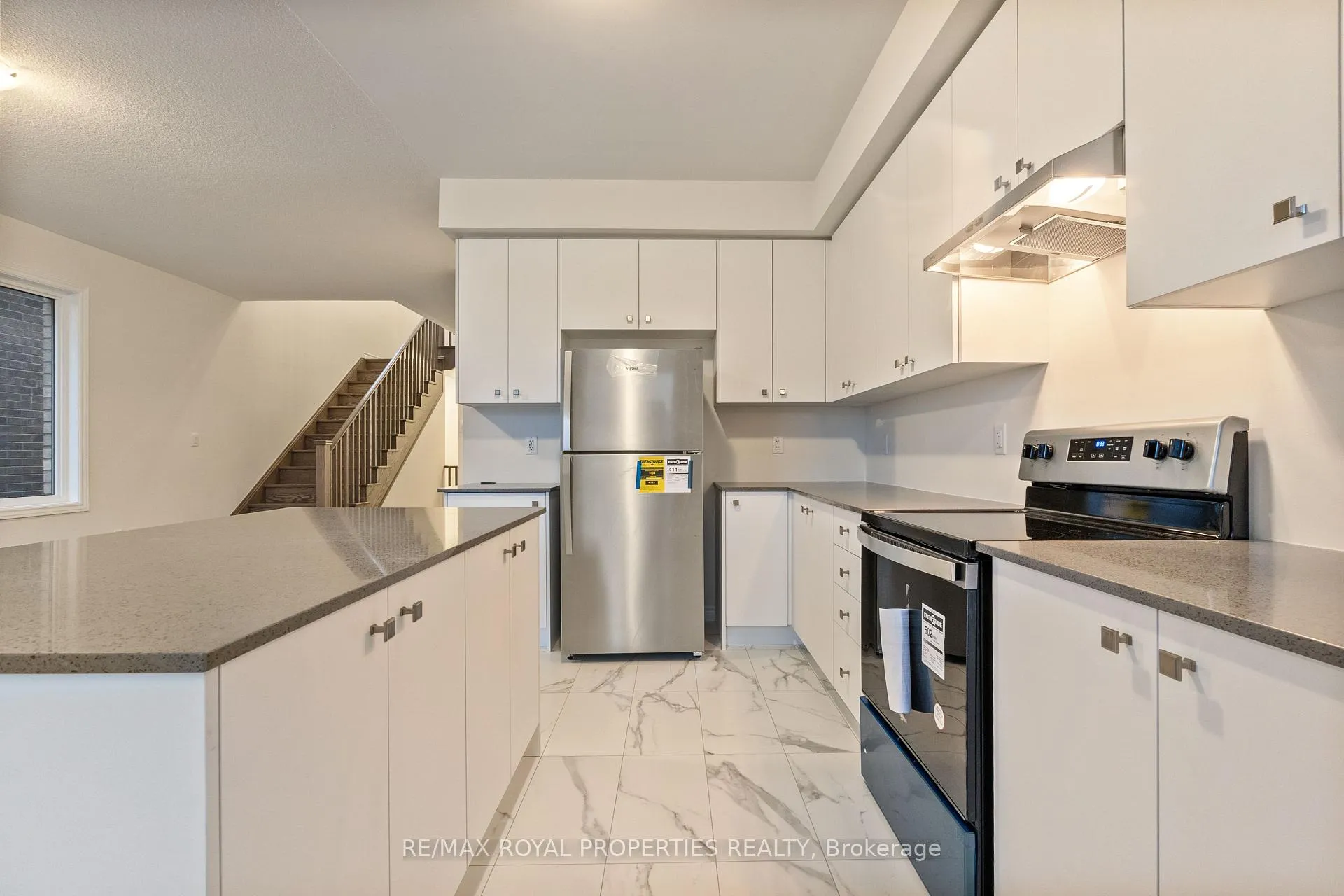 Photo 12 of 2923 Nakina Street, Pickering, Rural Pickering — HOMEH