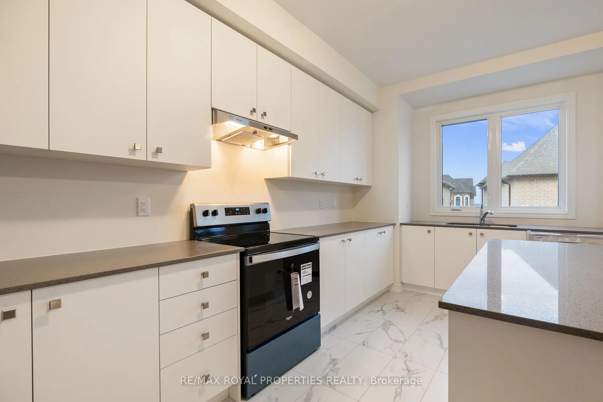 Photo 13 of 2923 Nakina Street, Pickering, Rural Pickering — HOMEH